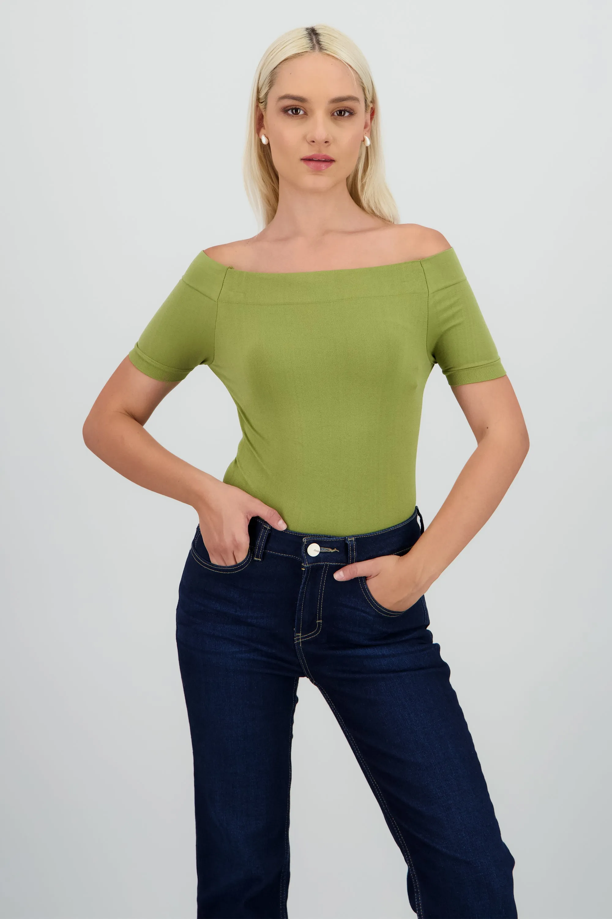 Bodysuit Liso Hombros Descubiertos sold by Shasa