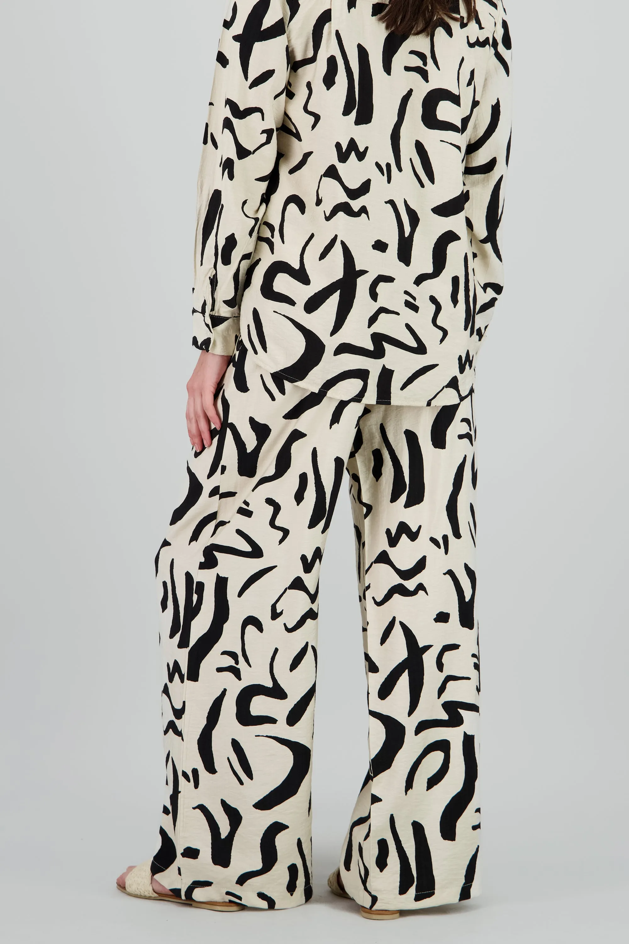 Pantalon amplio detalle resorte estampado sold by Shasa product image thumbnail 4