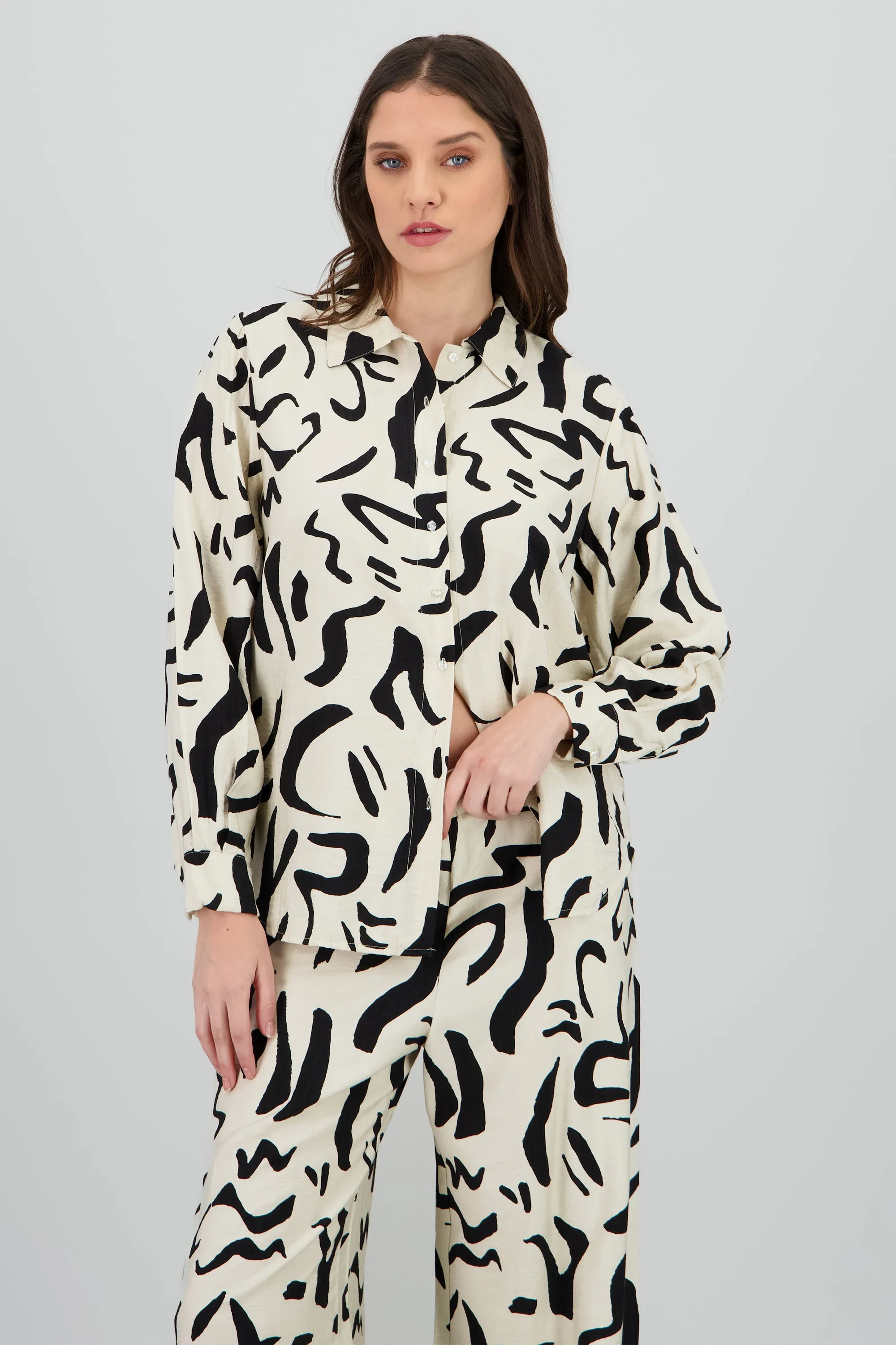 Camisa oversized detalle estampado sold by Shasa