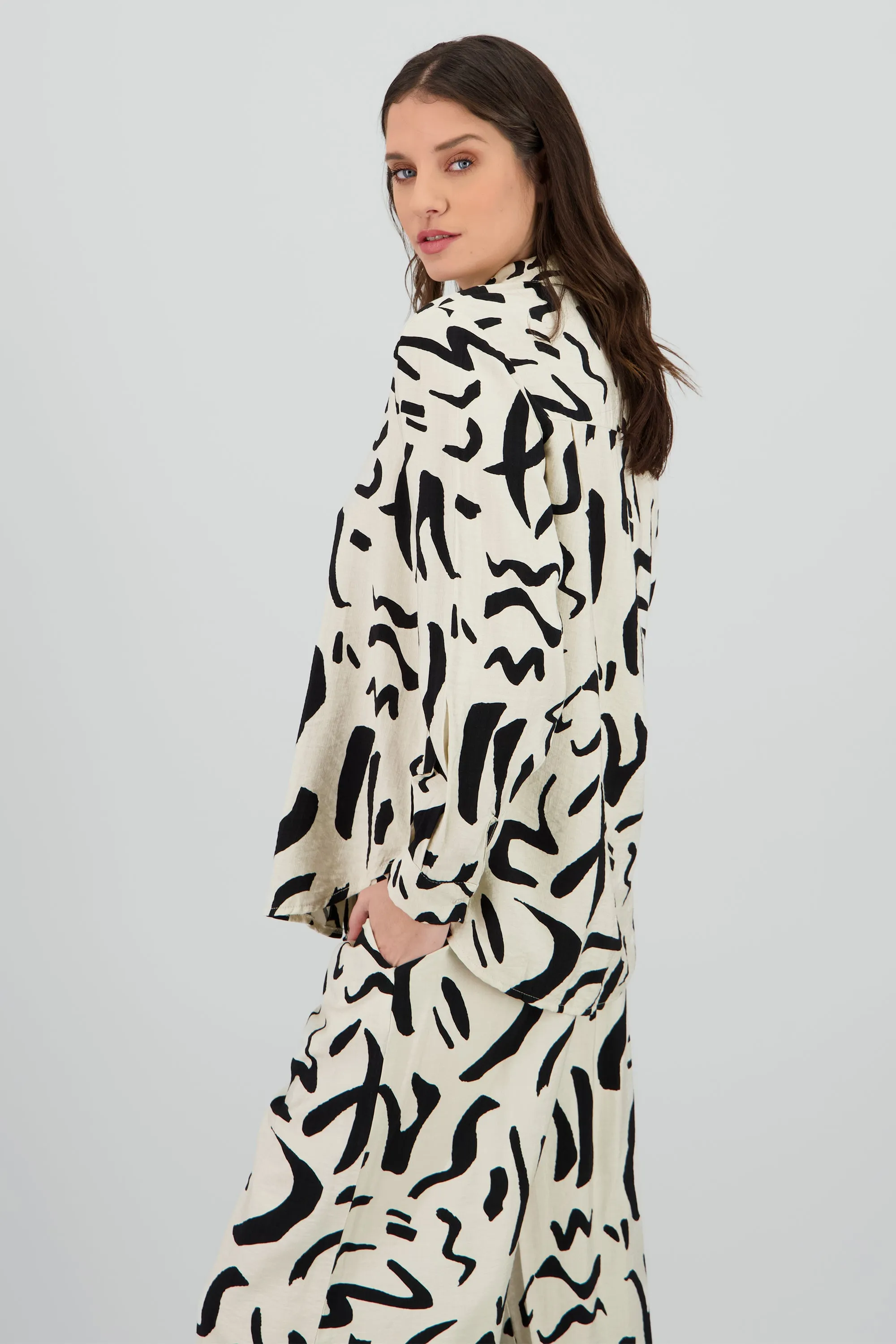 Camisa oversized detalle estampado sold by Shasa product image thumbnail 3