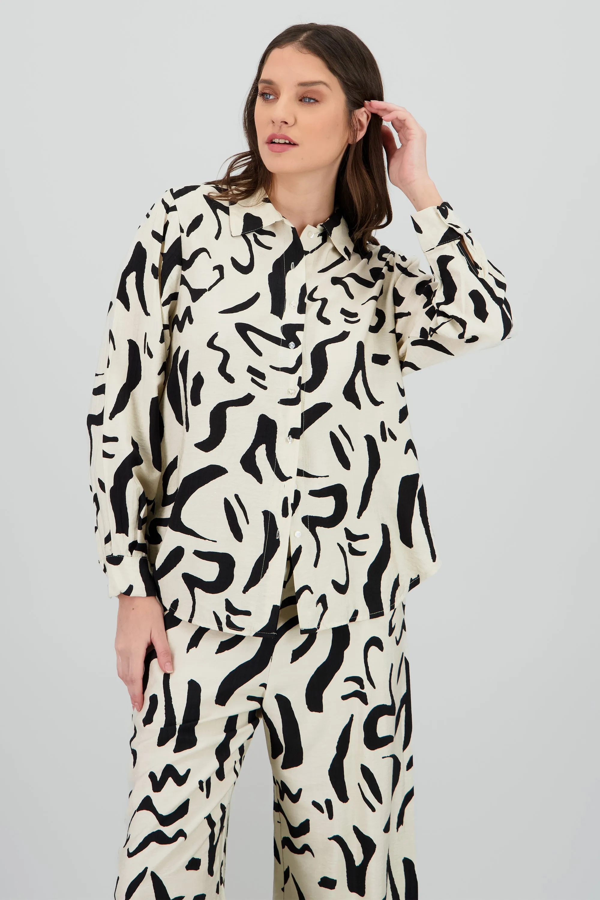Camisa oversized detalle estampado sold by Shasa product image thumbnail 2