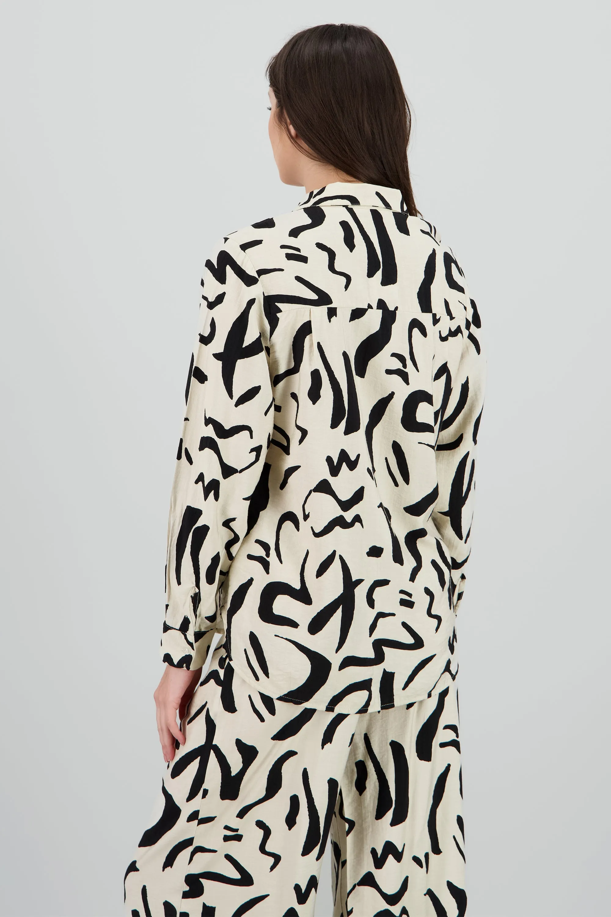 Camisa oversized detalle estampado sold by Shasa product image thumbnail 4