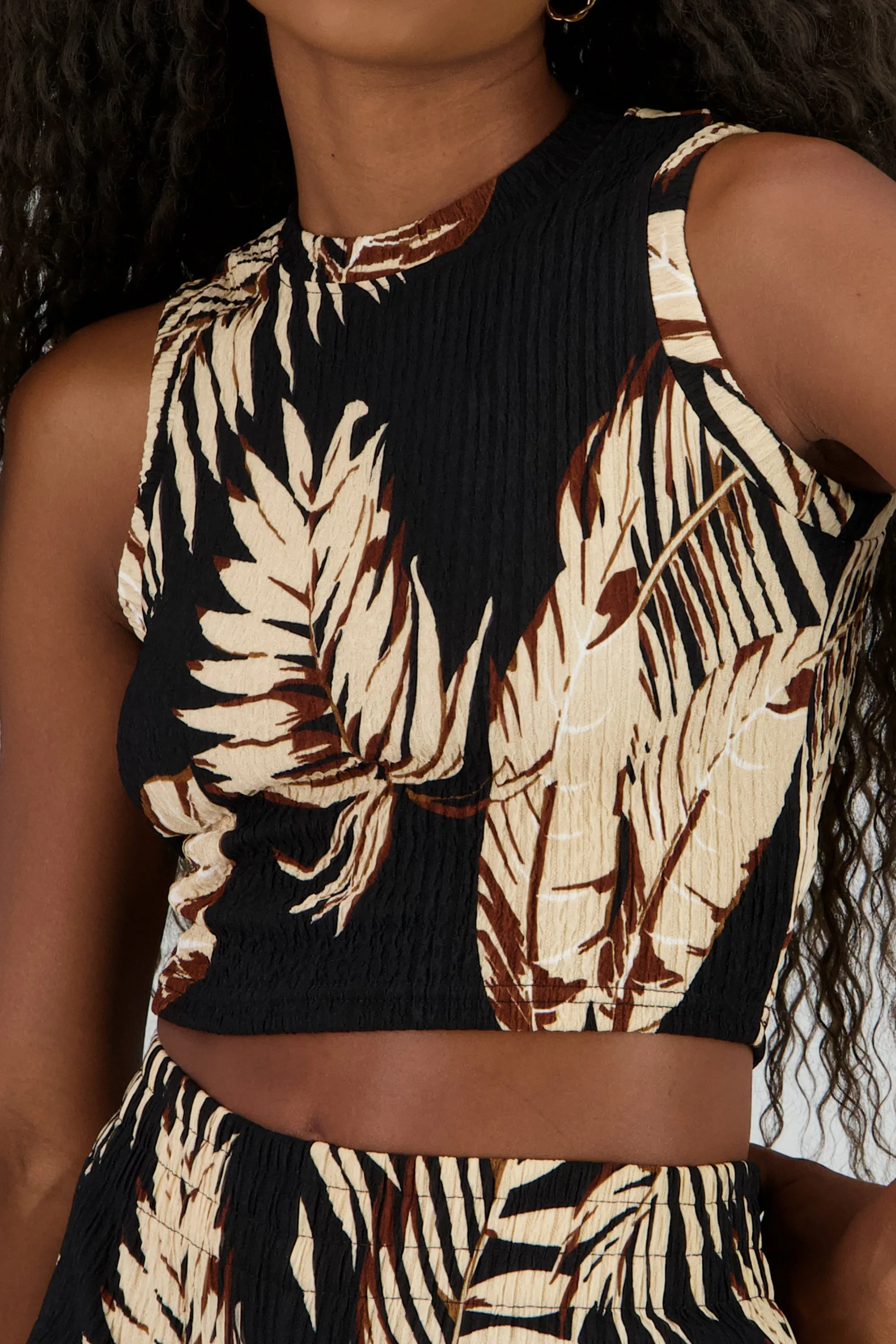 Top sin manga estampado tropical sold by Shasa product image thumbnail 5