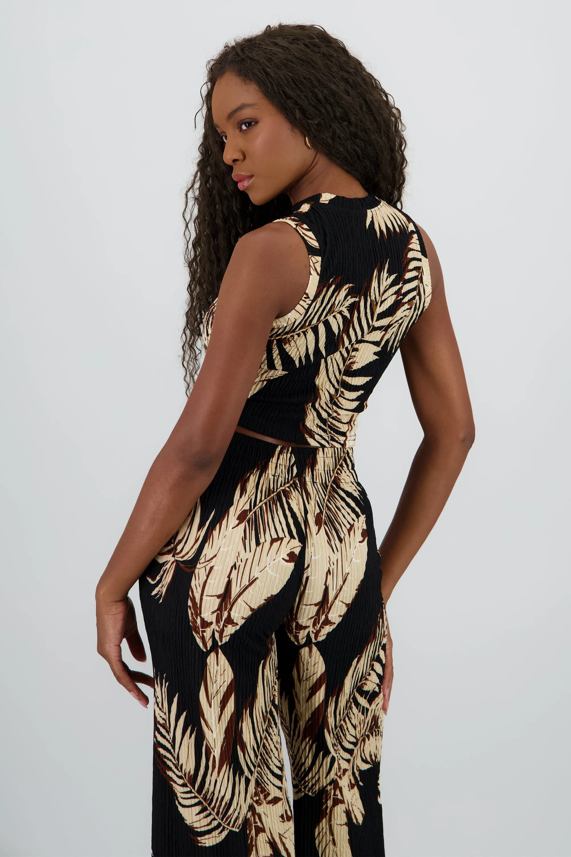 Top sin manga estampado tropical sold by Shasa product image thumbnail 4