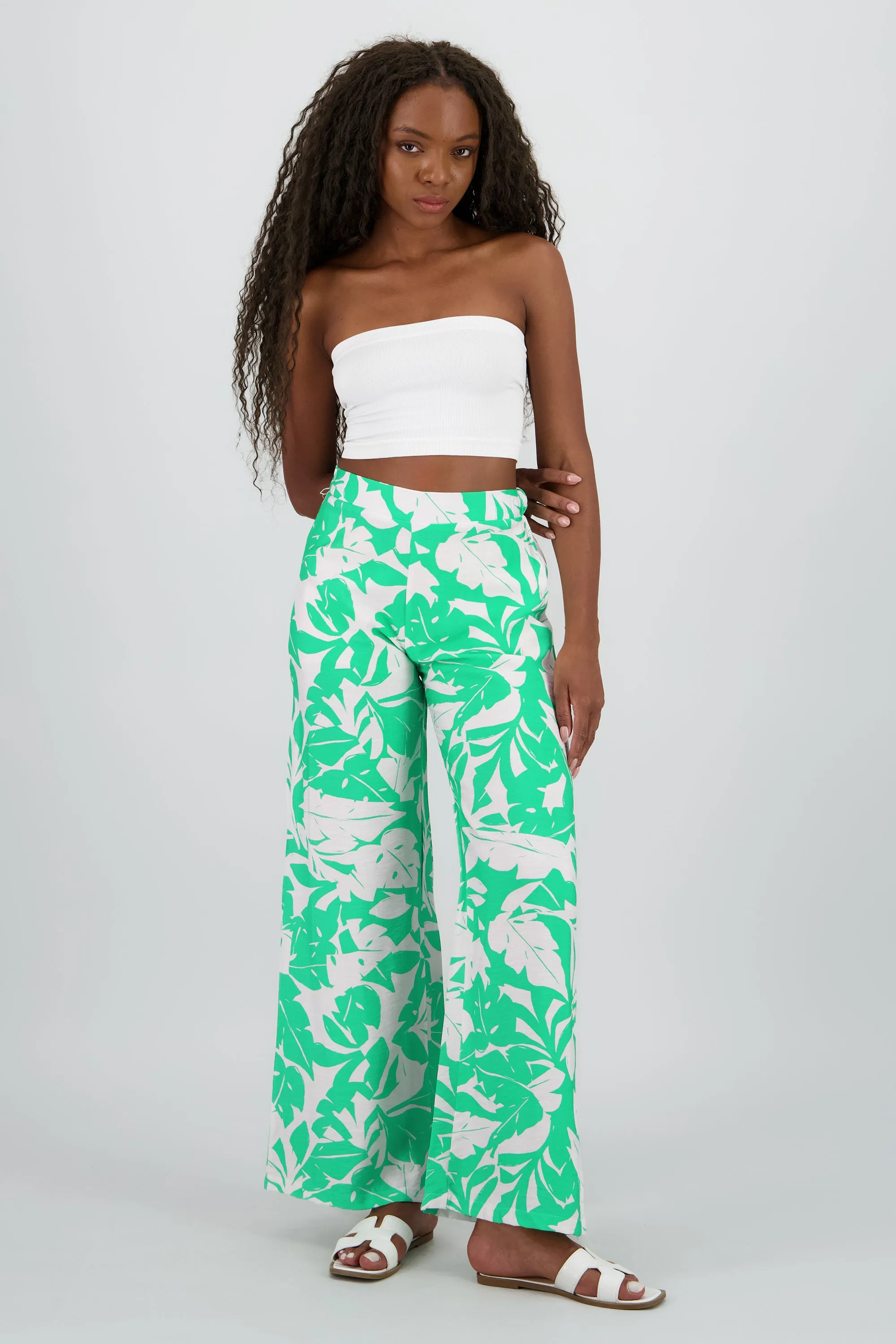 Pantalon fluido tropical pretina ancha sold by Shasa