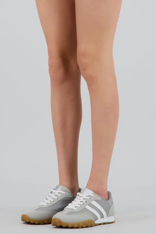 Tenis casual lineas impermeable sold by Shasa