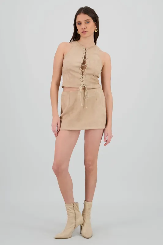 Falda corta de gamuza sold by Shasa