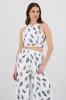 Top halter estampado tropical sold by Shasa