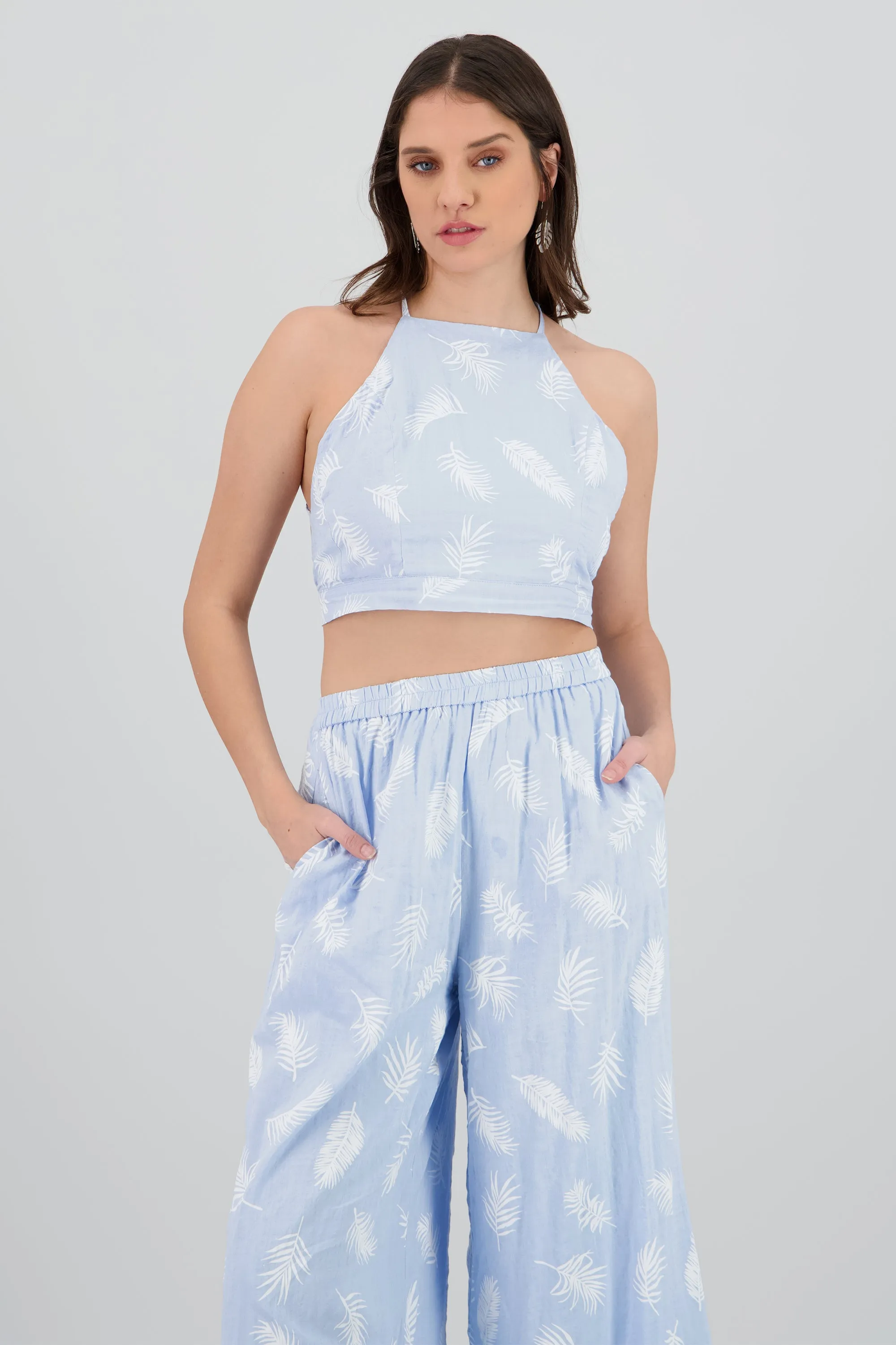 Top halter estampado tropical sold by Shasa