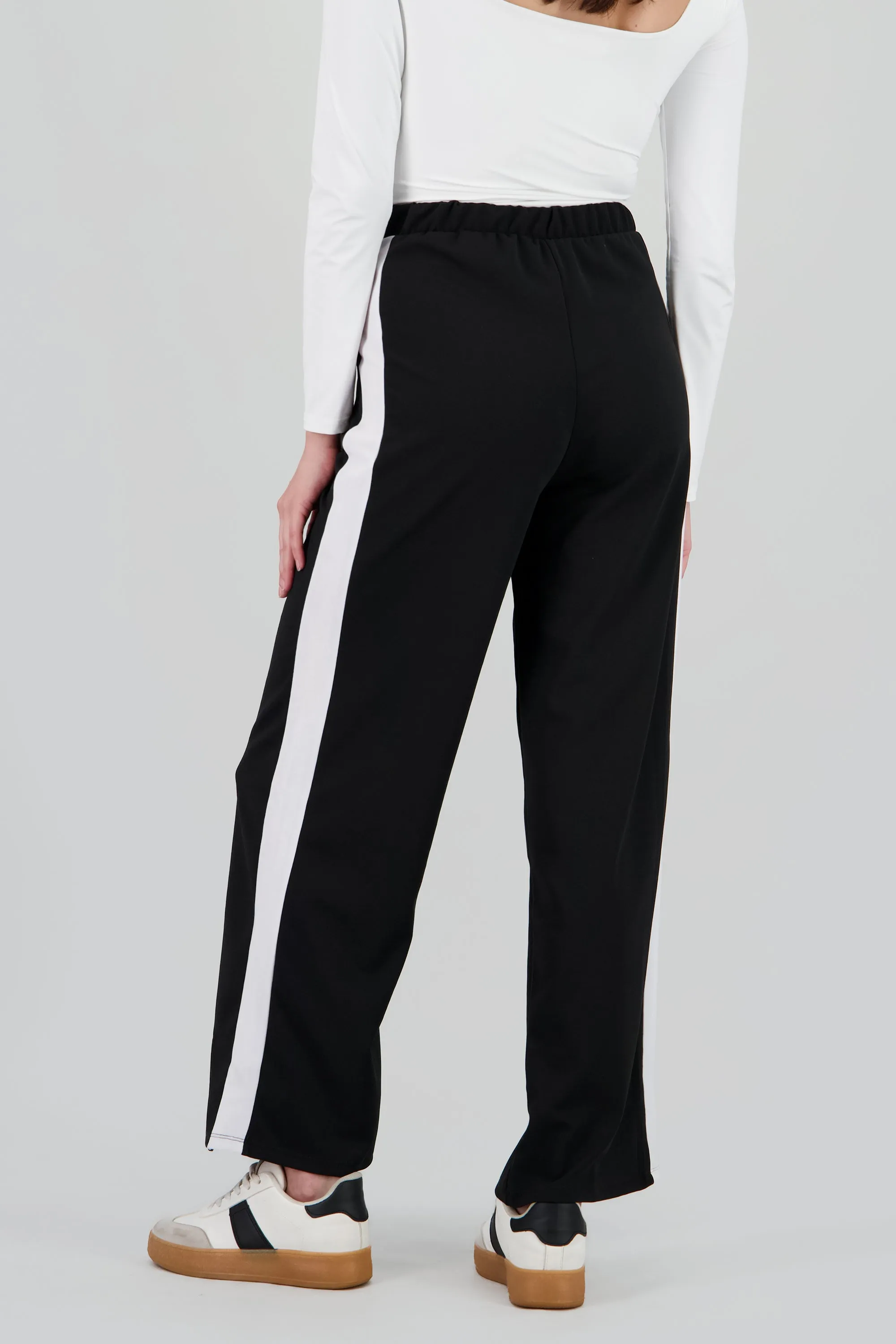 Pantalones con detalle de rayas al costado sold by Shasa product image thumbnail 4