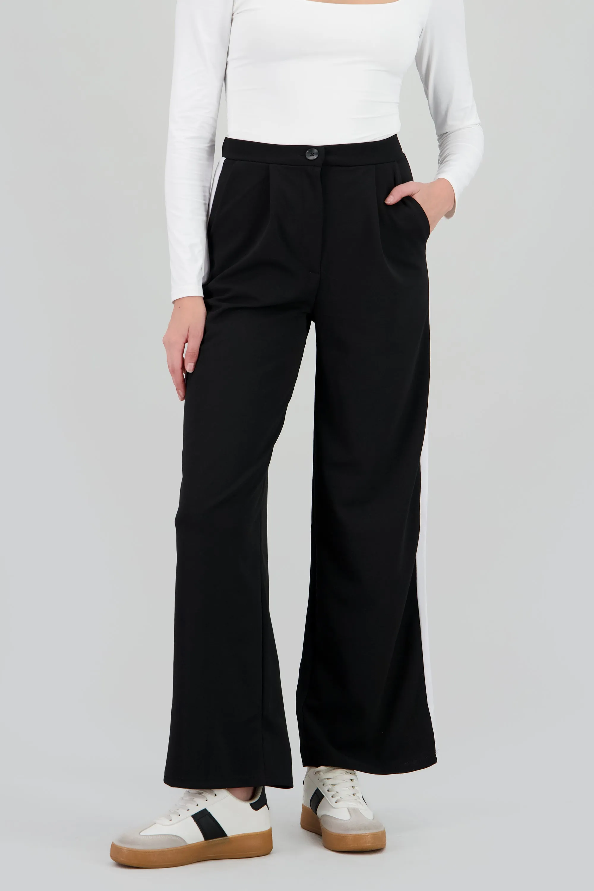 Pantalones con detalle de rayas al costado sold by Shasa product image thumbnail 2