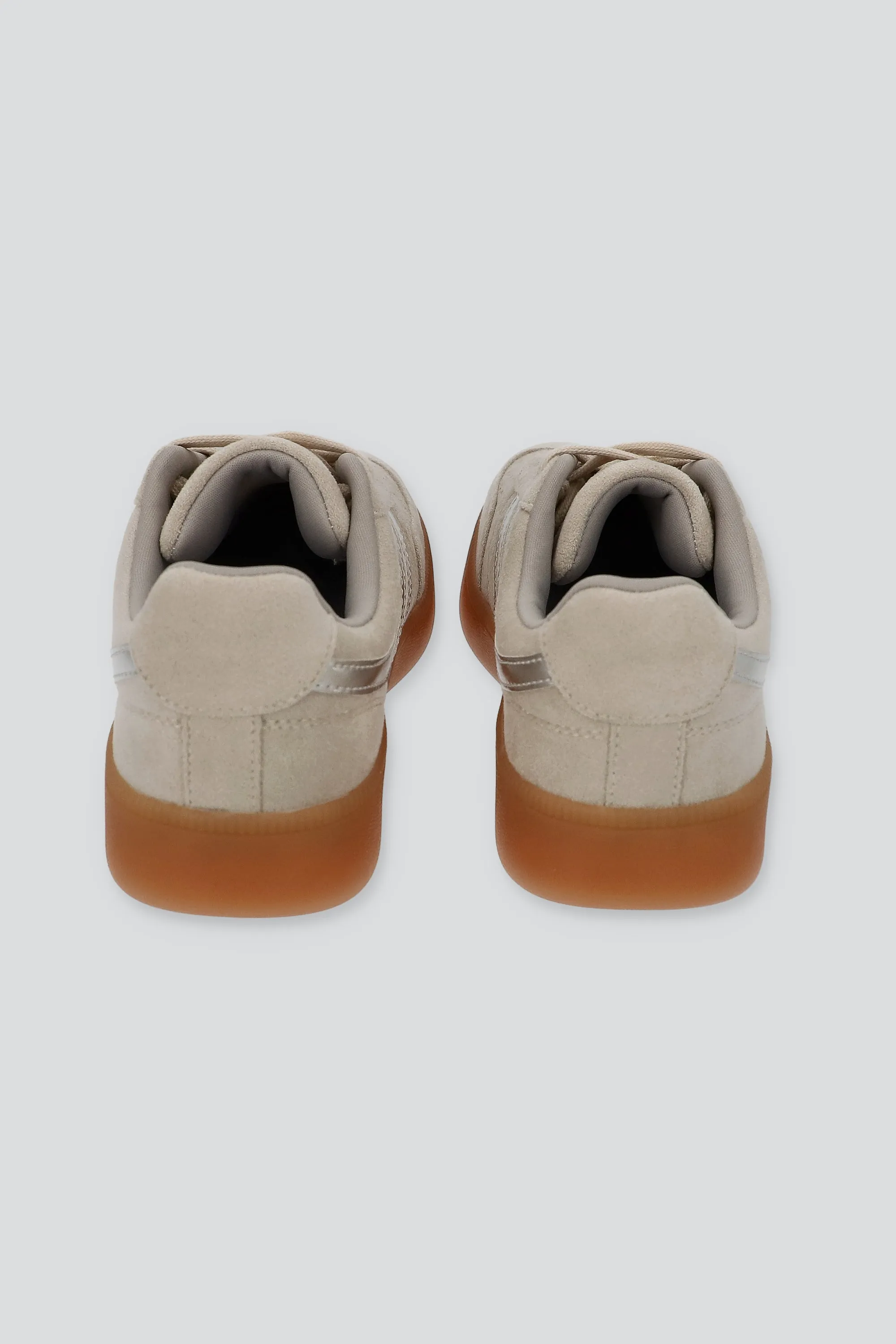 Tenis retro gamucina detalle metálico sold by Shasa product image thumbnail 5