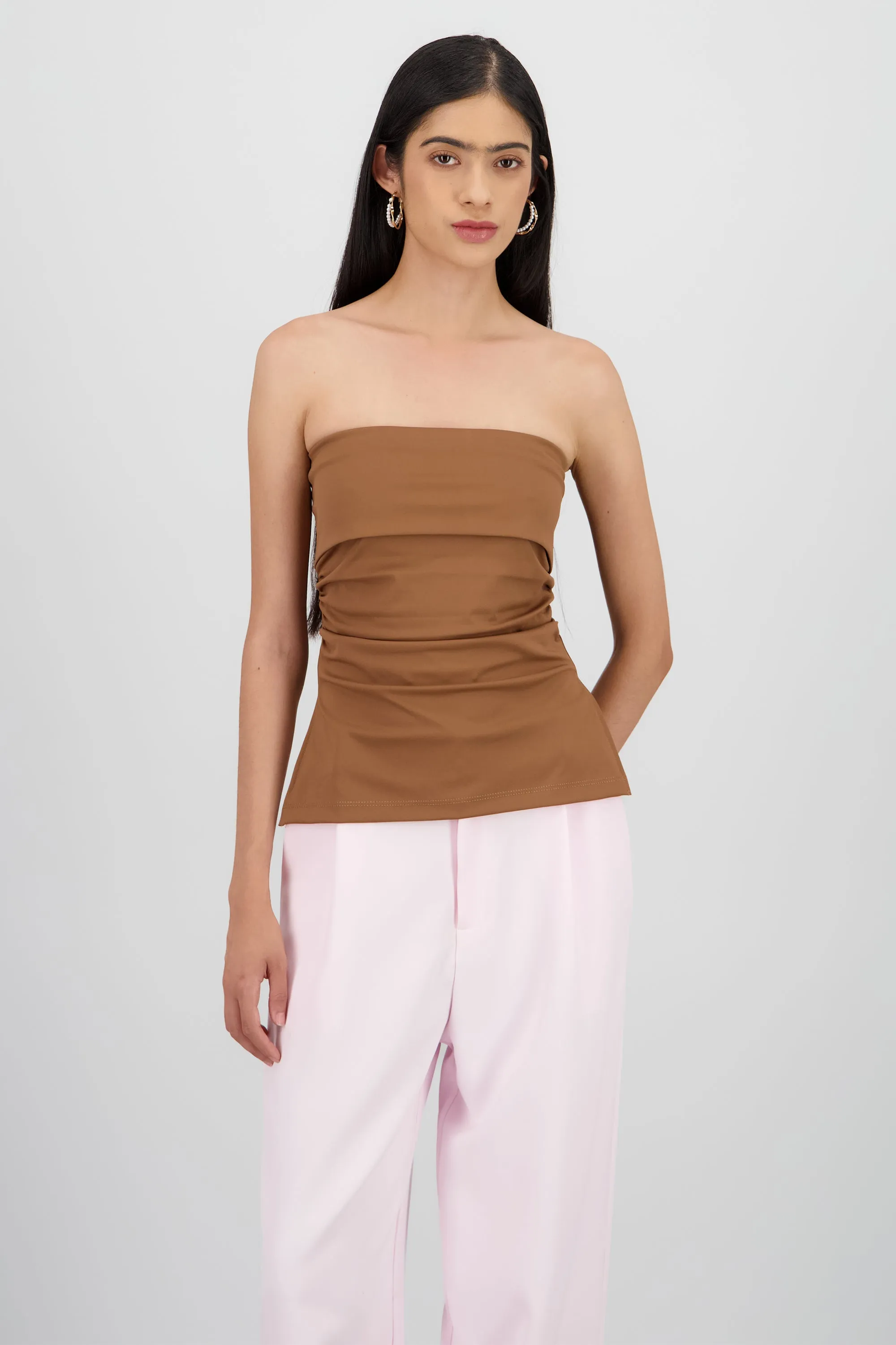 Top tubo con dobles escote sold by Shasa