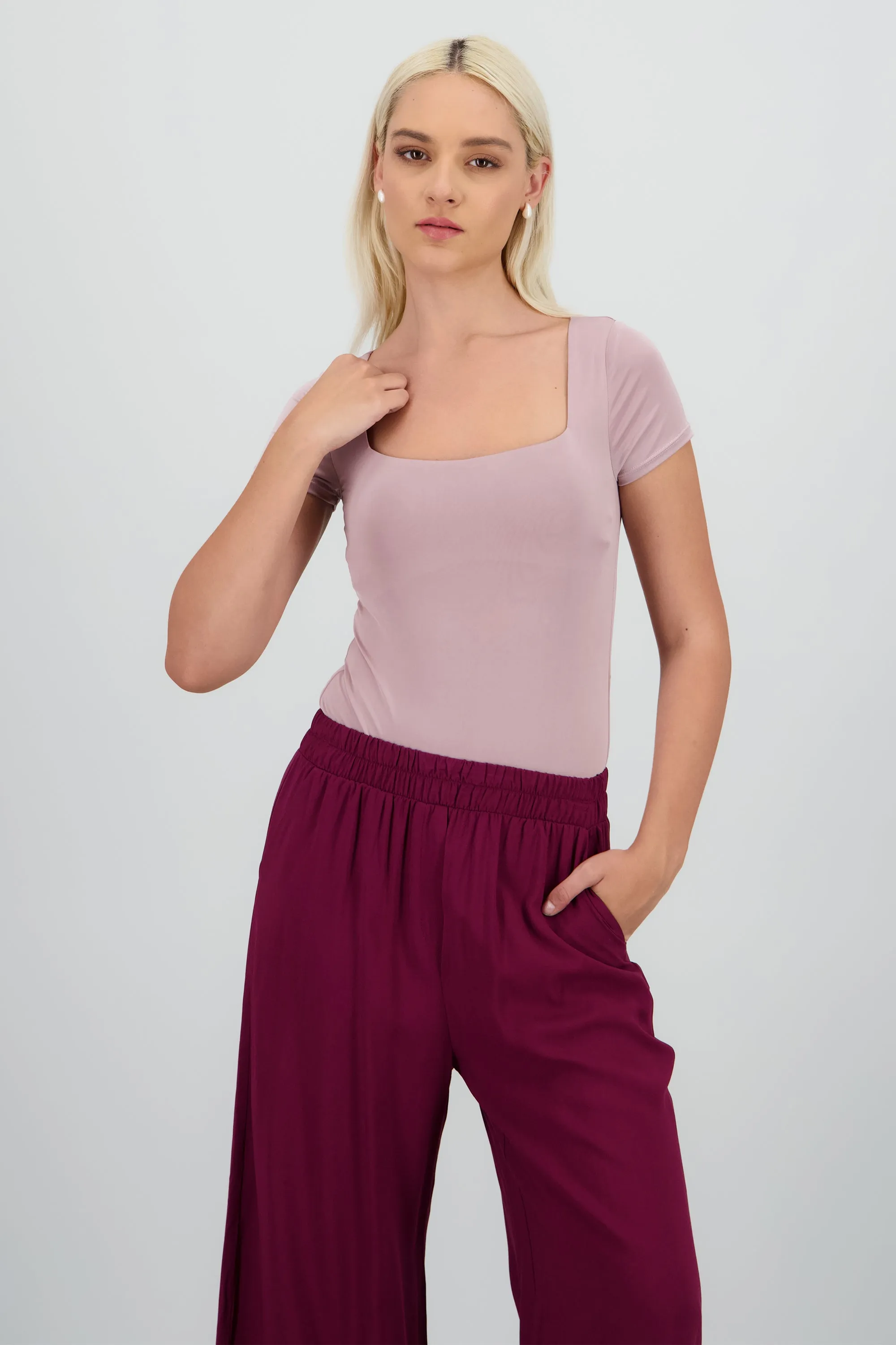 Body manga corta escote cuadrado sold by Shasa product image thumbnail 2