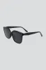 Lentes de sol oversize detalle metalico sold by Shasa