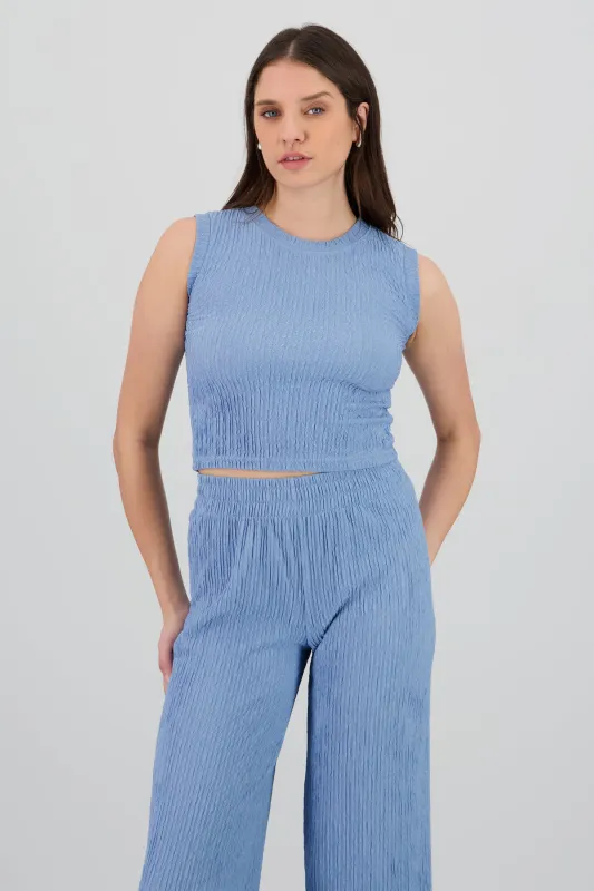 Top sin mangas textura crop sold by Shasa