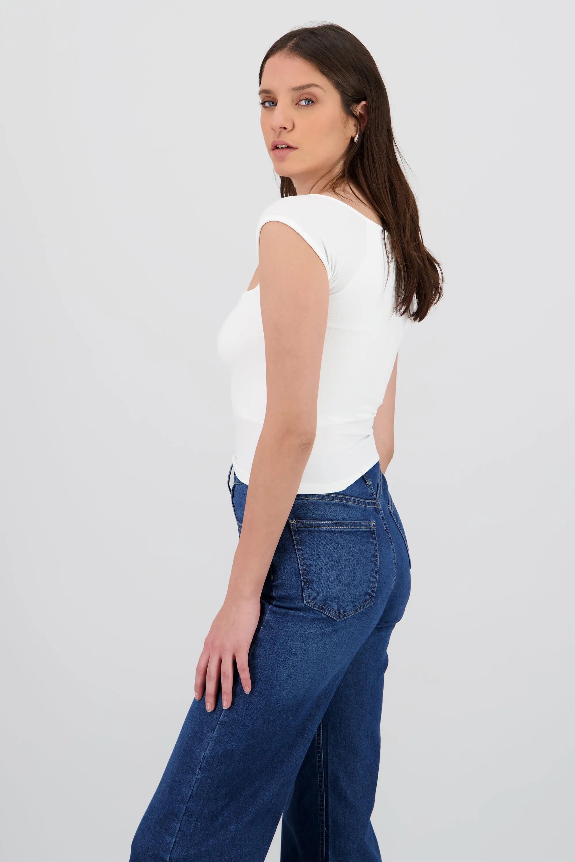 Top escote corazon manga corta sold by Shasa product image thumbnail 3