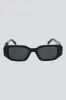 Lentes de sol rectangulo sold by Shasa