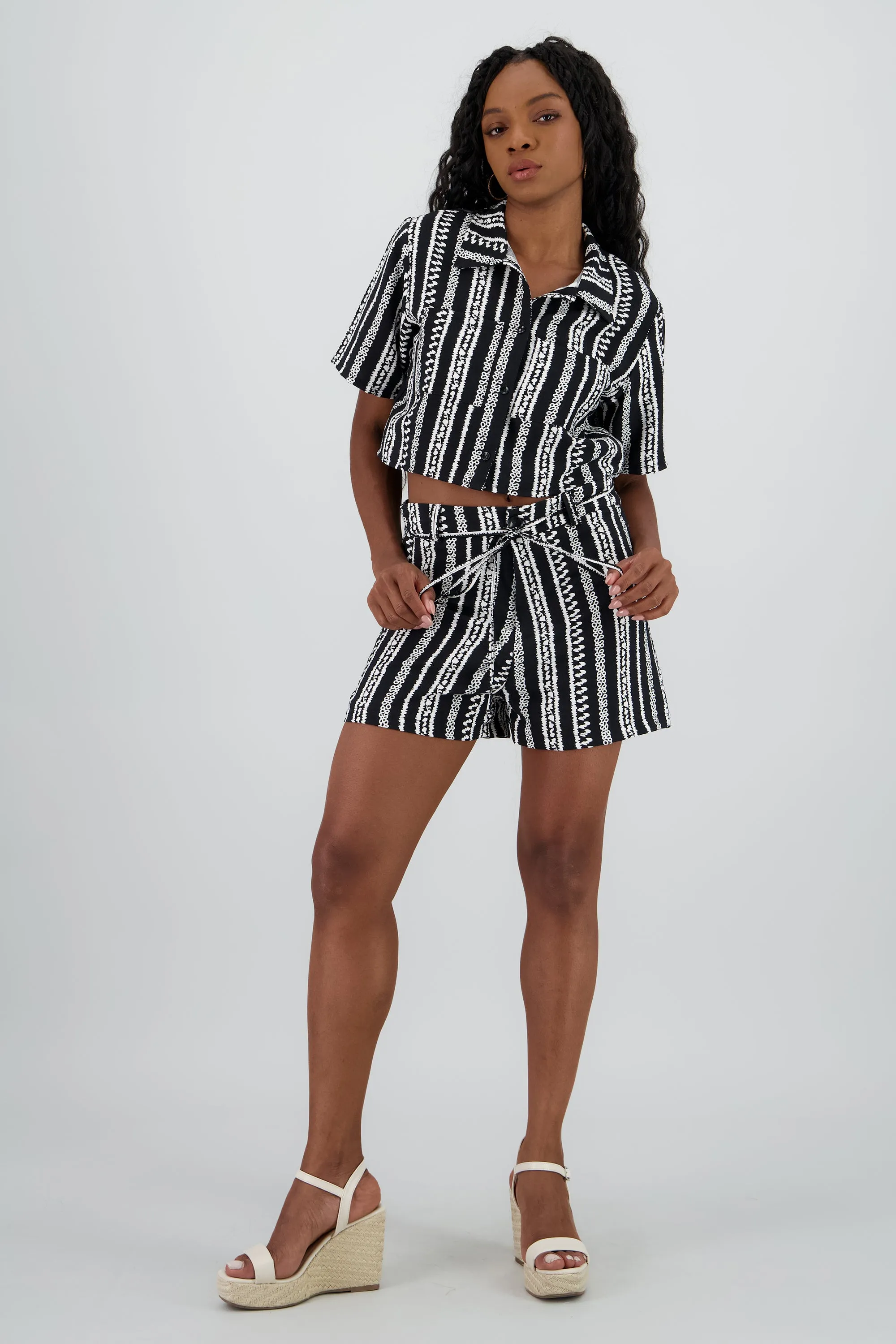 Shorts mini detalle pretina lazo sold by Shasa