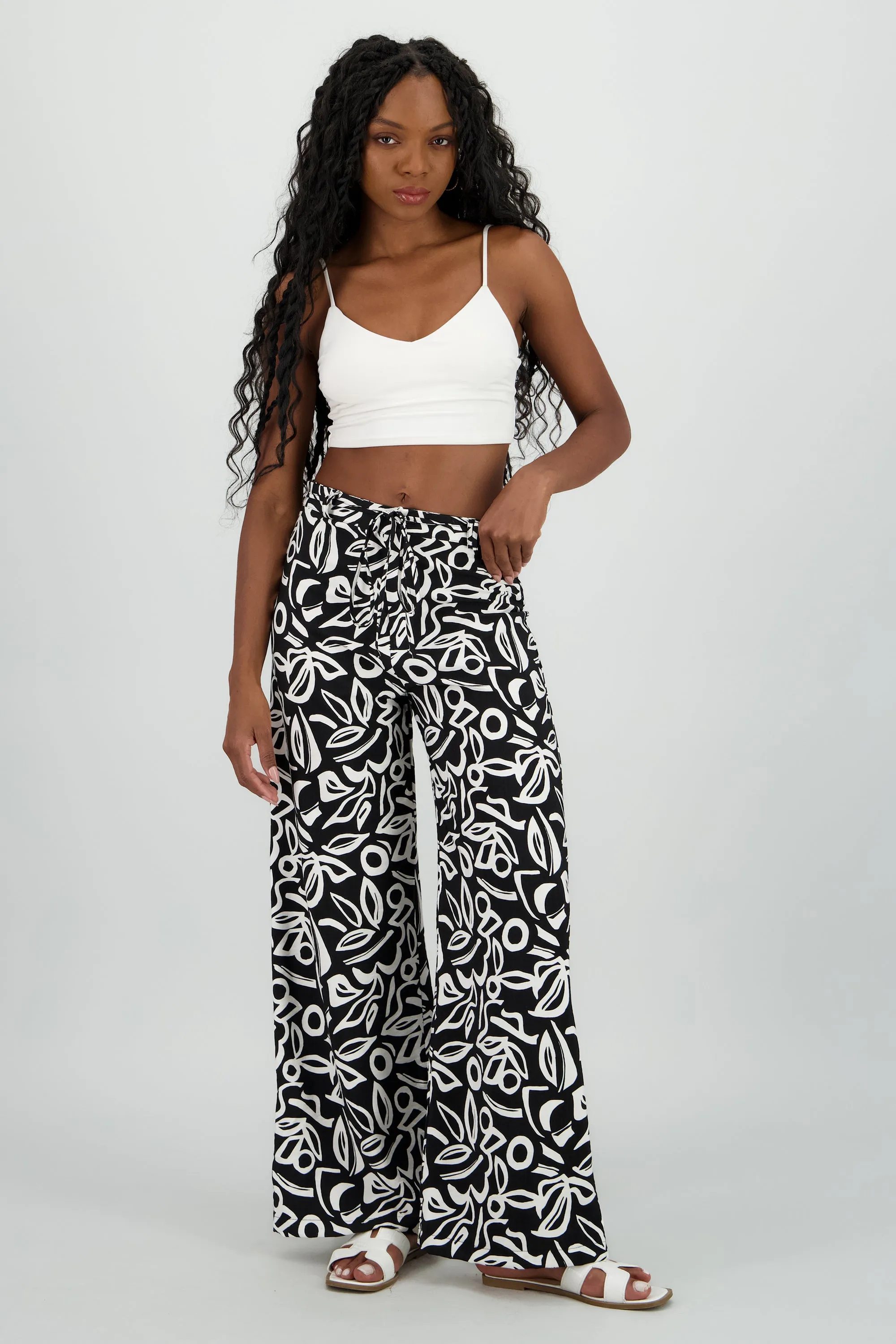 Pantalon amplio pretina estampado sold by Shasa