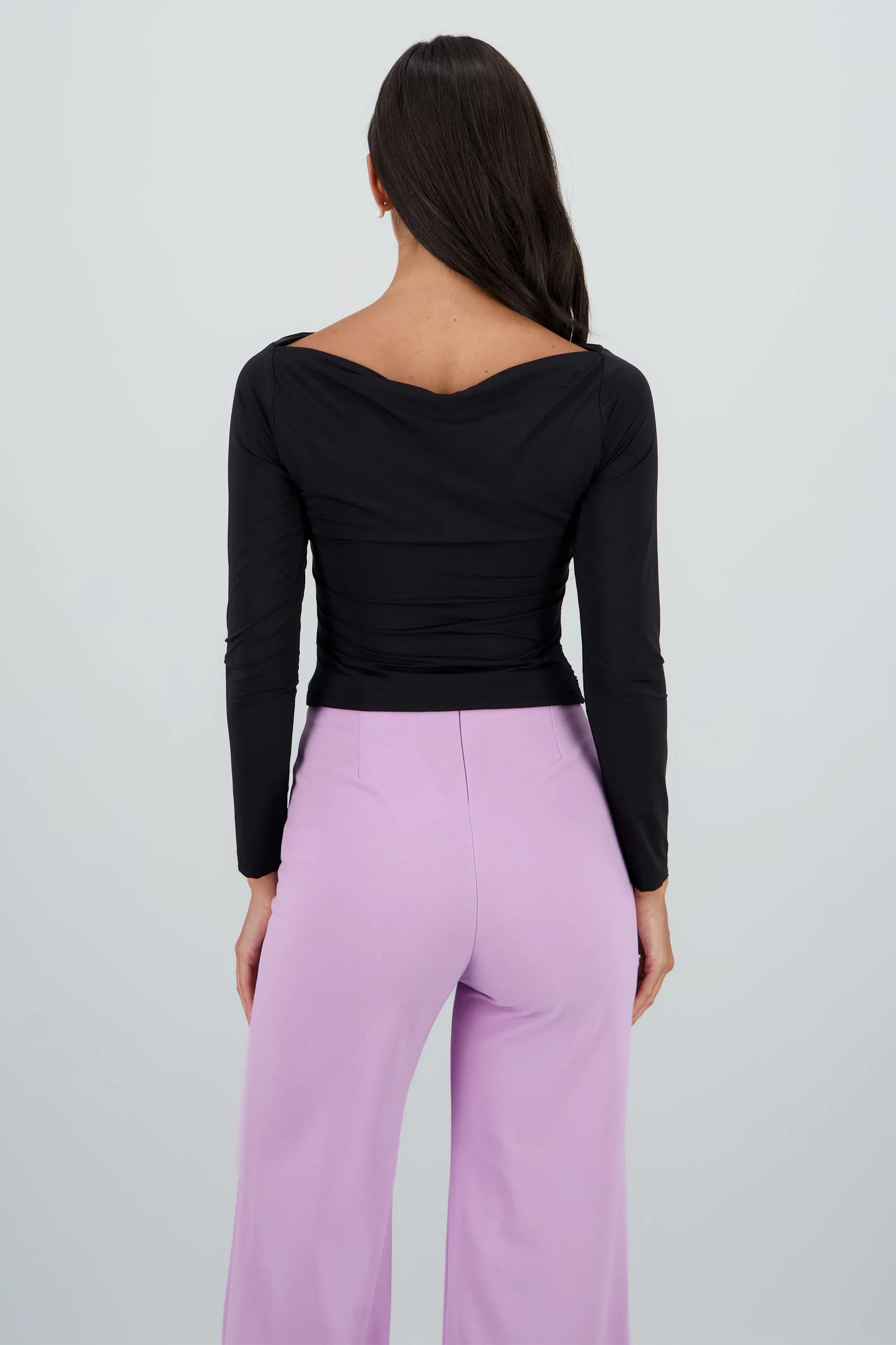 Top manga larga detalle pinzas licra tacto suave sold by Shasa product image thumbnail 4