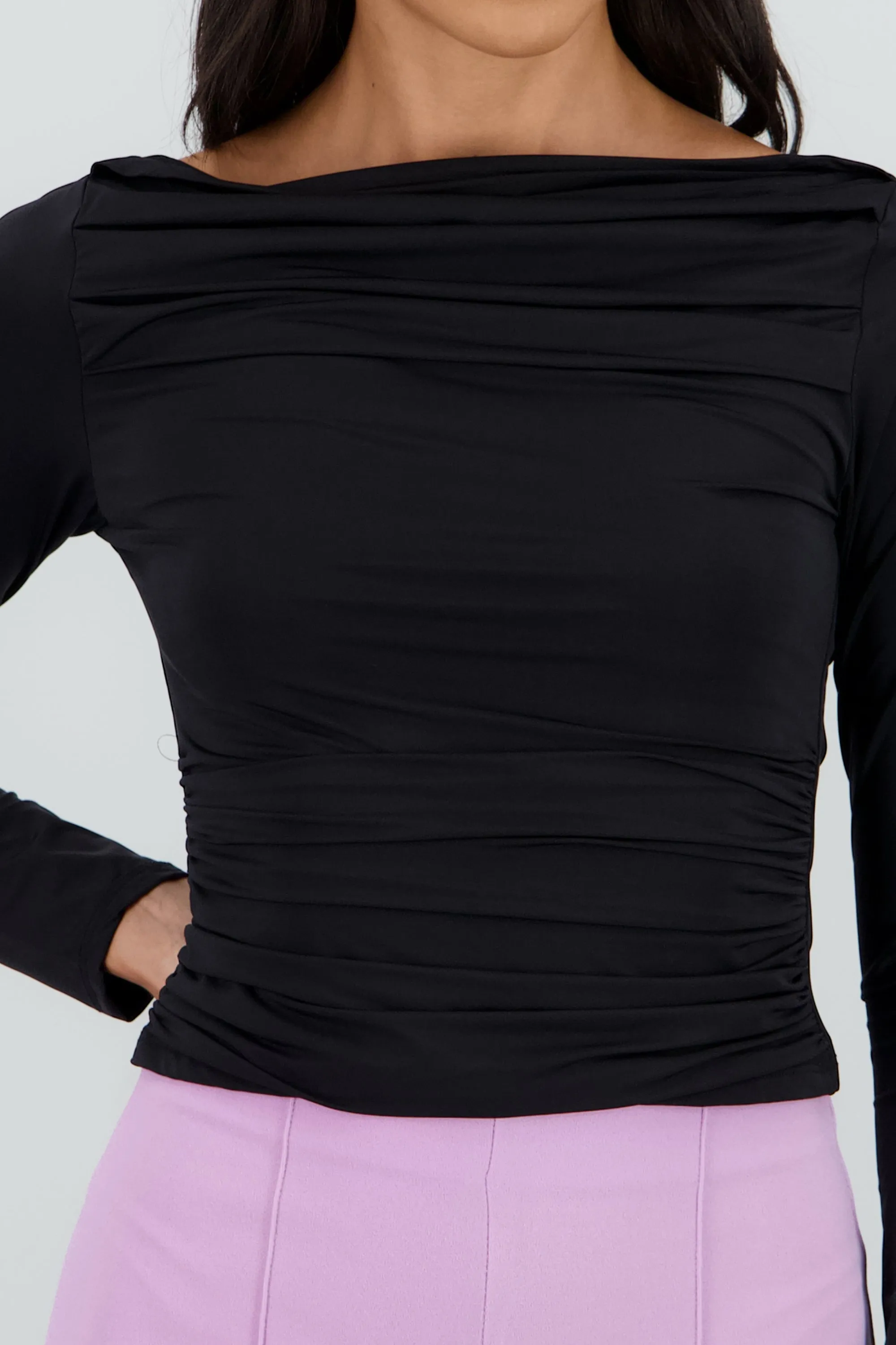 Top manga larga detalle pinzas licra tacto suave sold by Shasa product image thumbnail 5