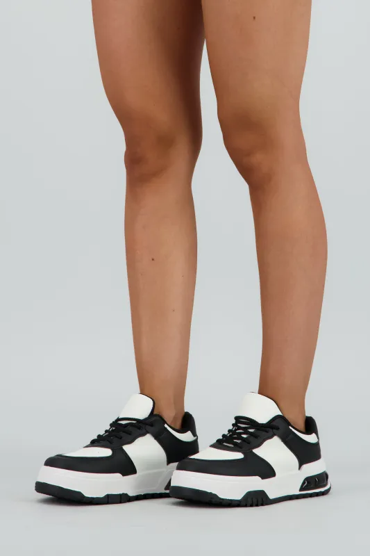 Tenis retro bicolor suela ancha sold by Shasa