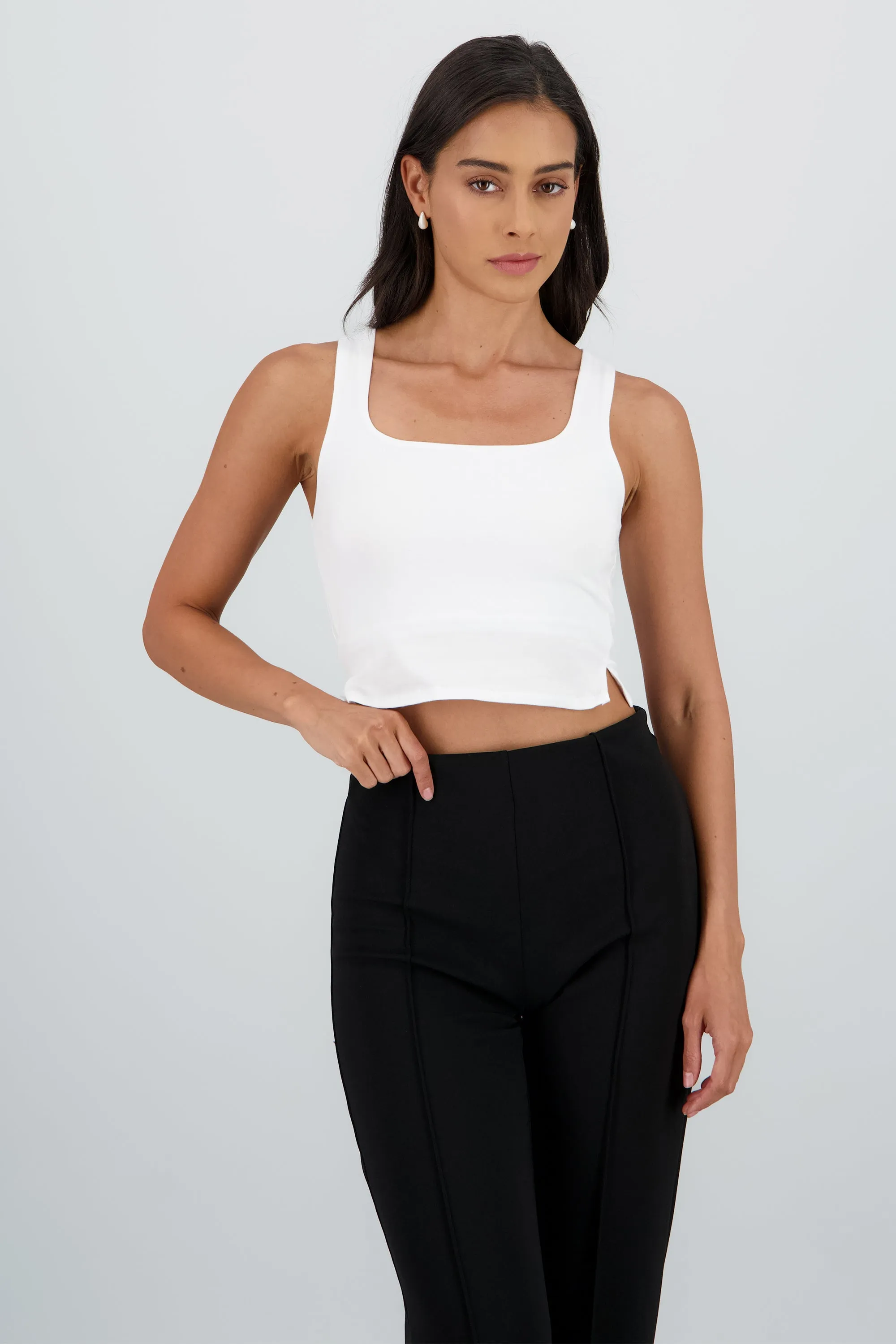 Top liso con escote cuadrado sold by Shasa product image thumbnail 2