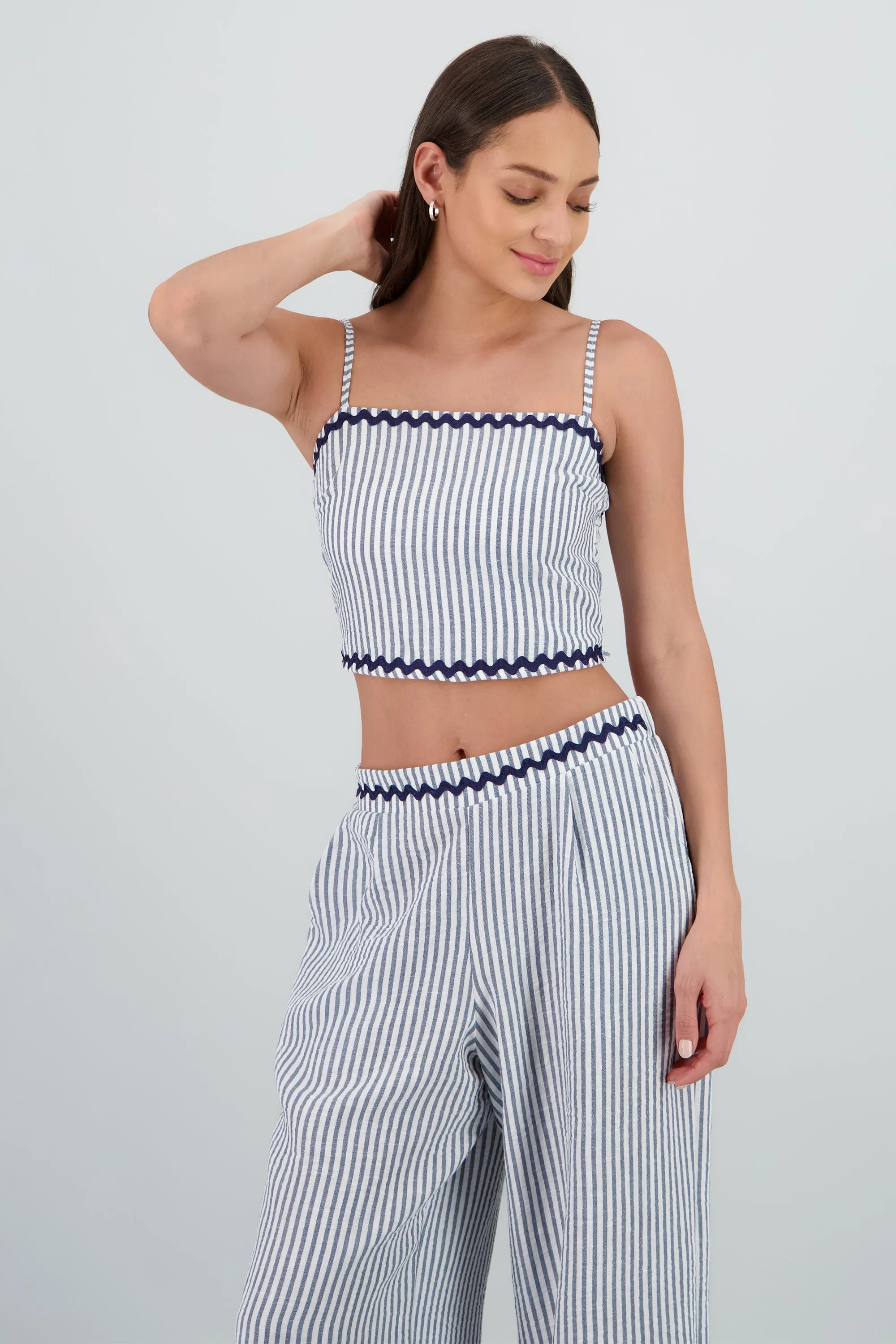 Top recto tirantes detalle bordado sold by Shasa product image thumbnail 2