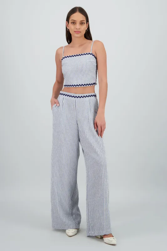 Pantalon amplio detalle bordado sold by Shasa