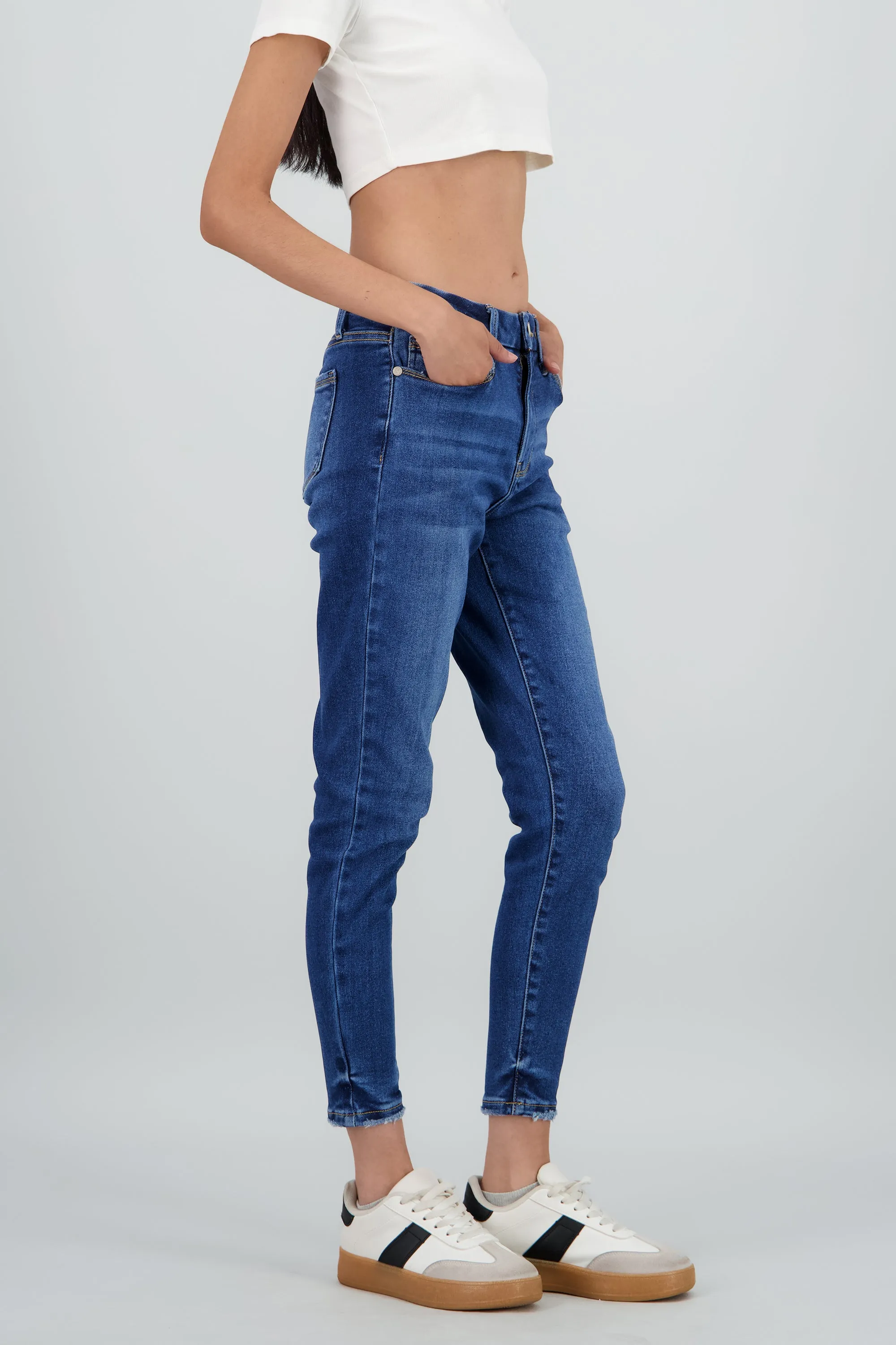 Jeans skinny mid rise sold by Shasa product image thumbnail 3