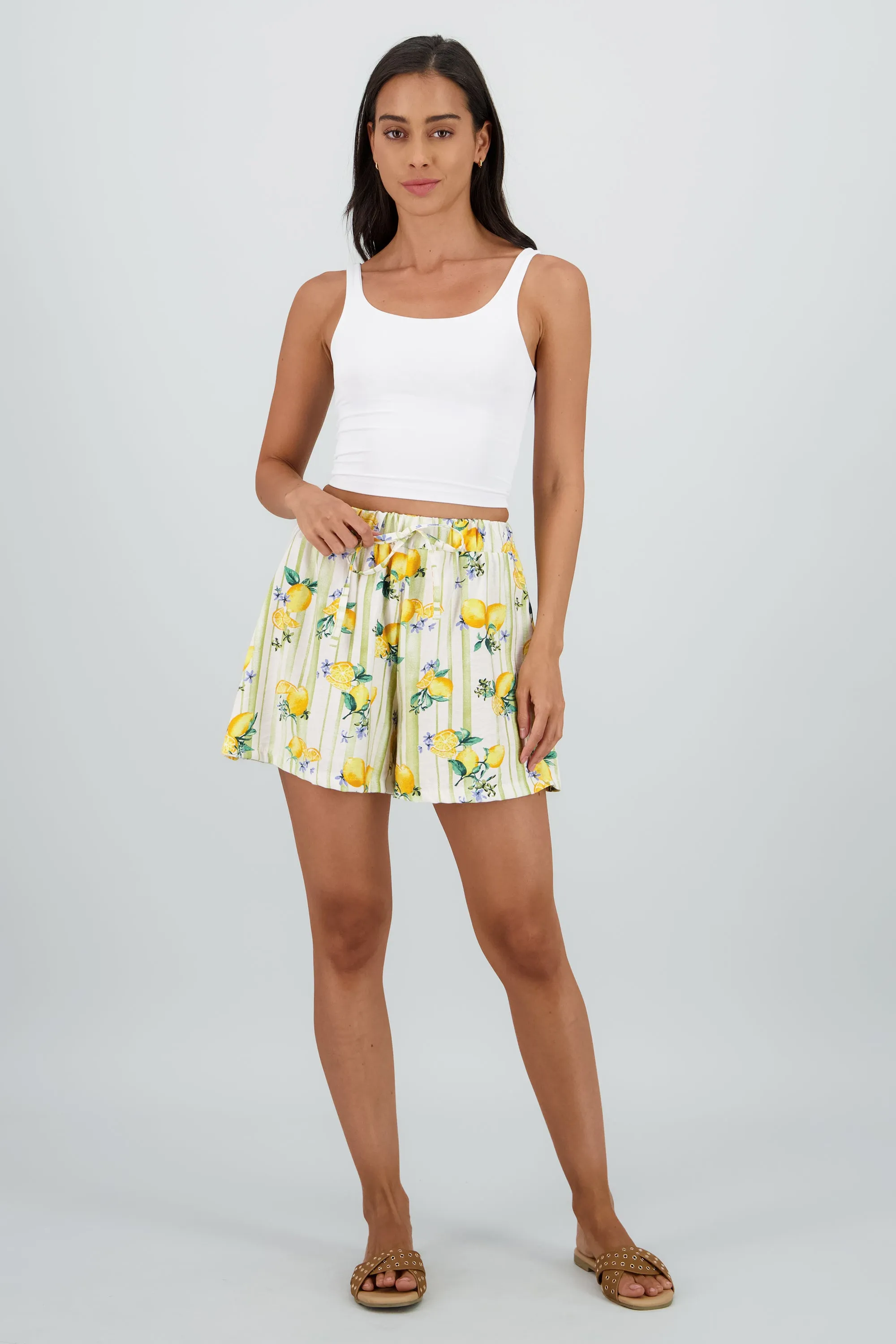 Shorts ligeros estampado limones sold by Shasa