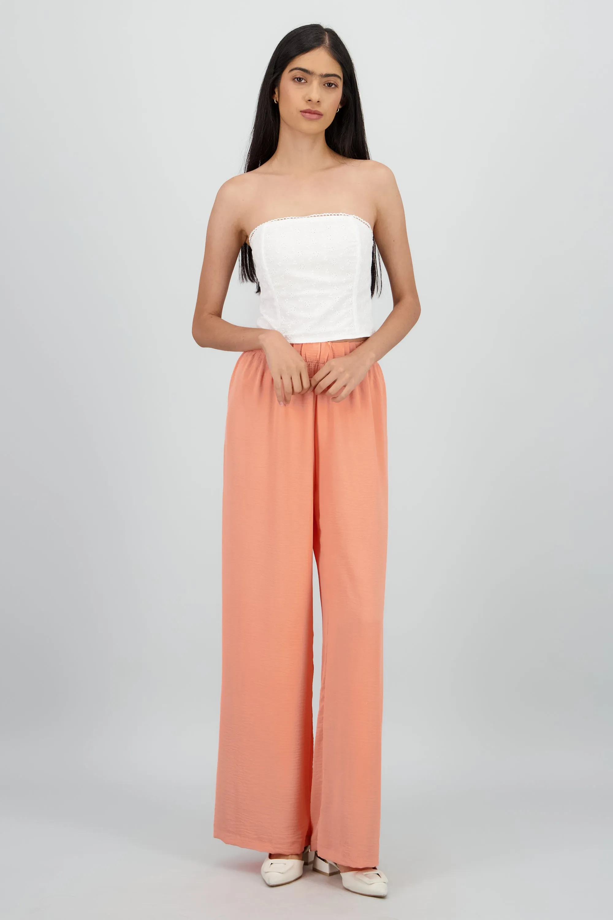 Pantalon detalle resorte fluido sold by Shasa