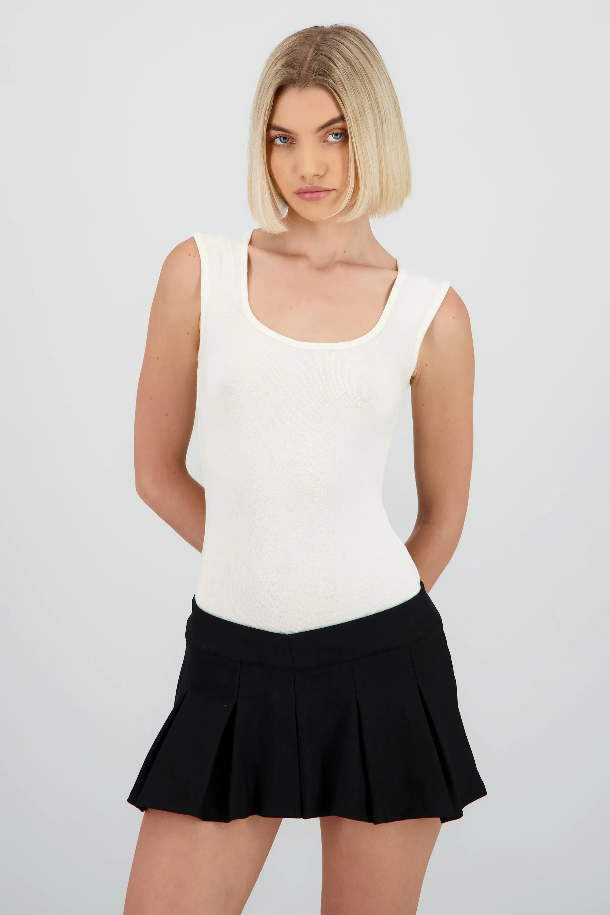 Body tejido escote cuadrado sold by Shasa product image thumbnail 2