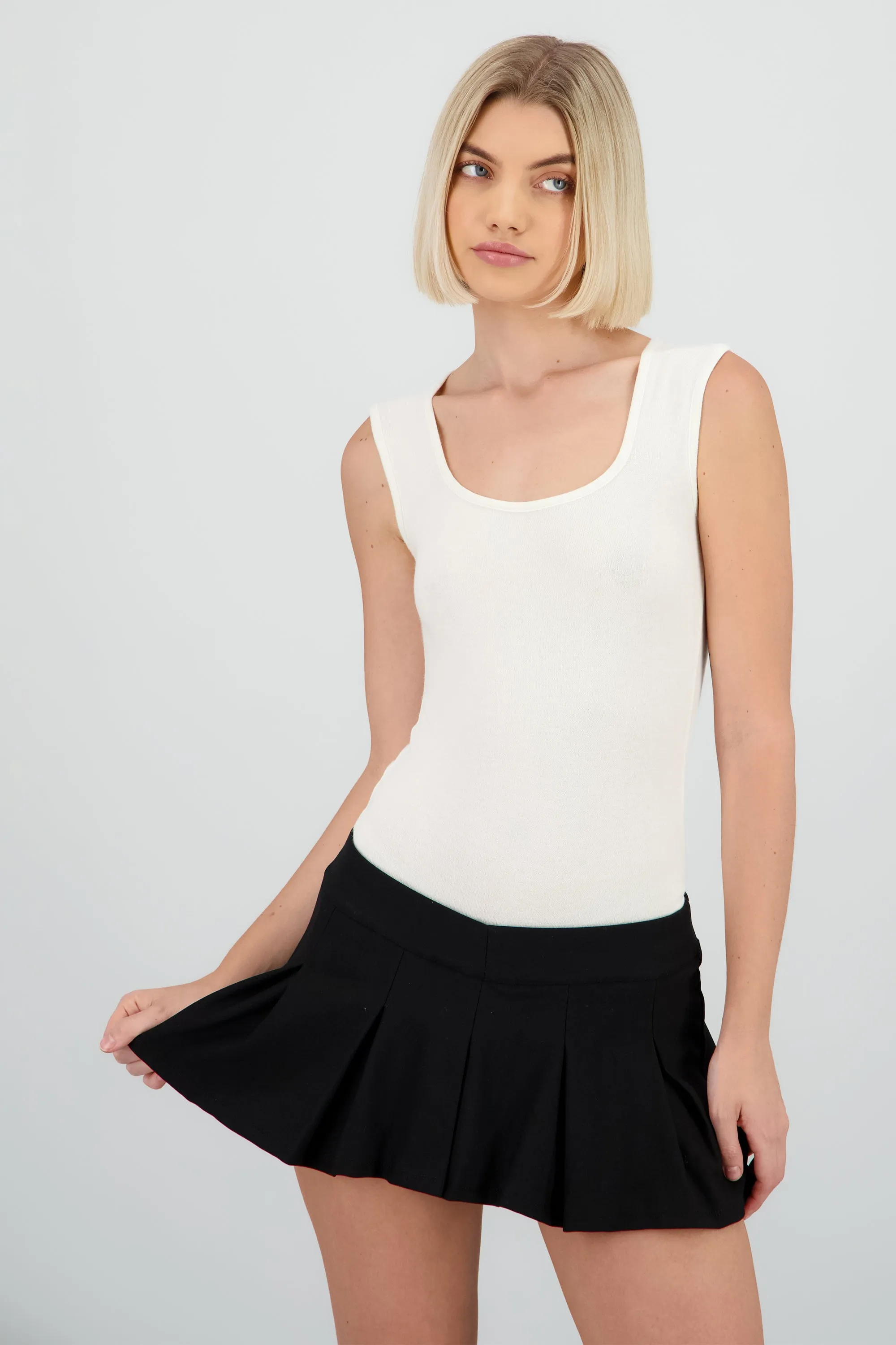 Body tejido escote cuadrado sold by Shasa