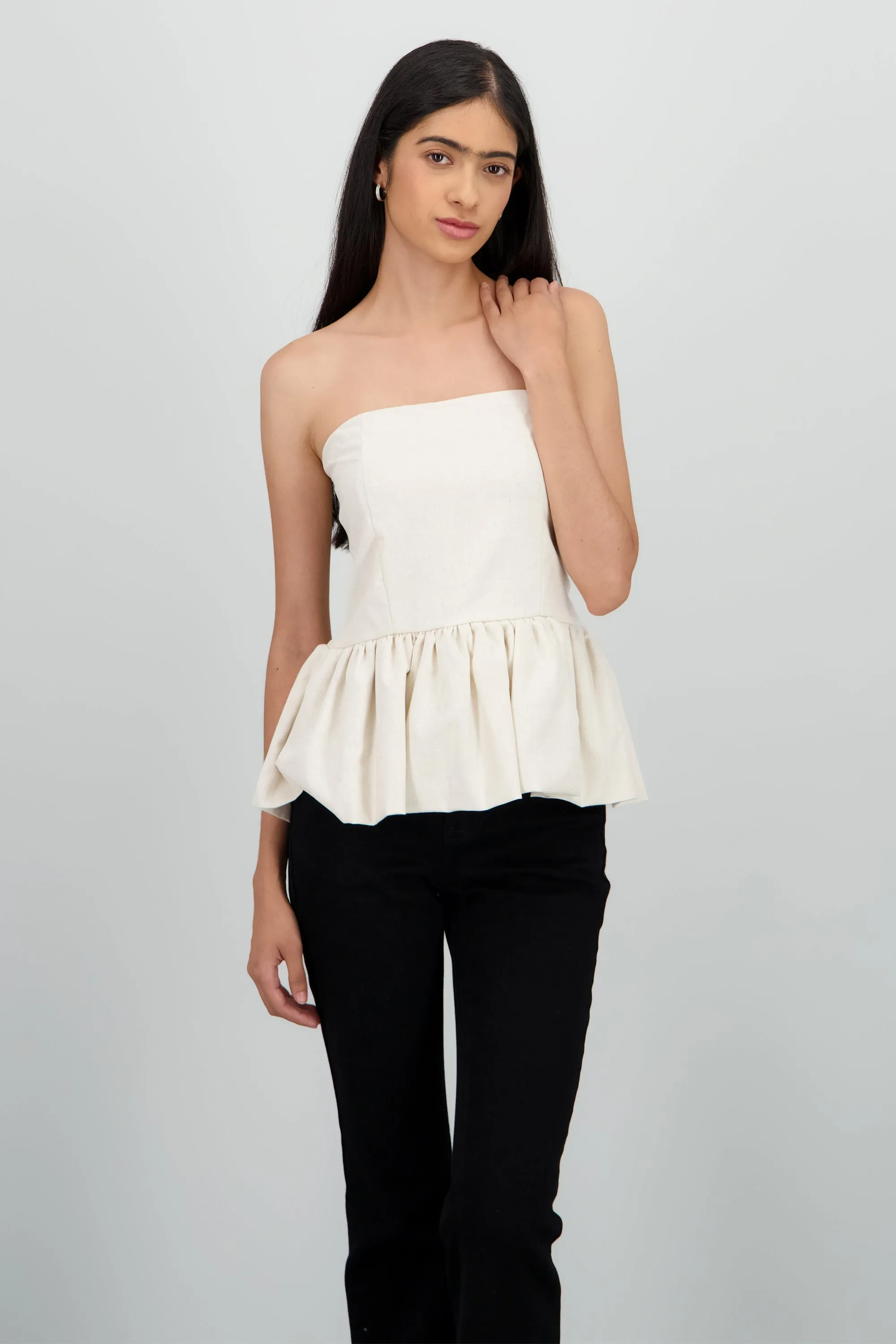 Top strapless durbuja detalle smock sold by Shasa