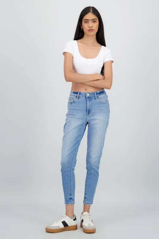 Jeans skinny mid rise sold by Shasa
