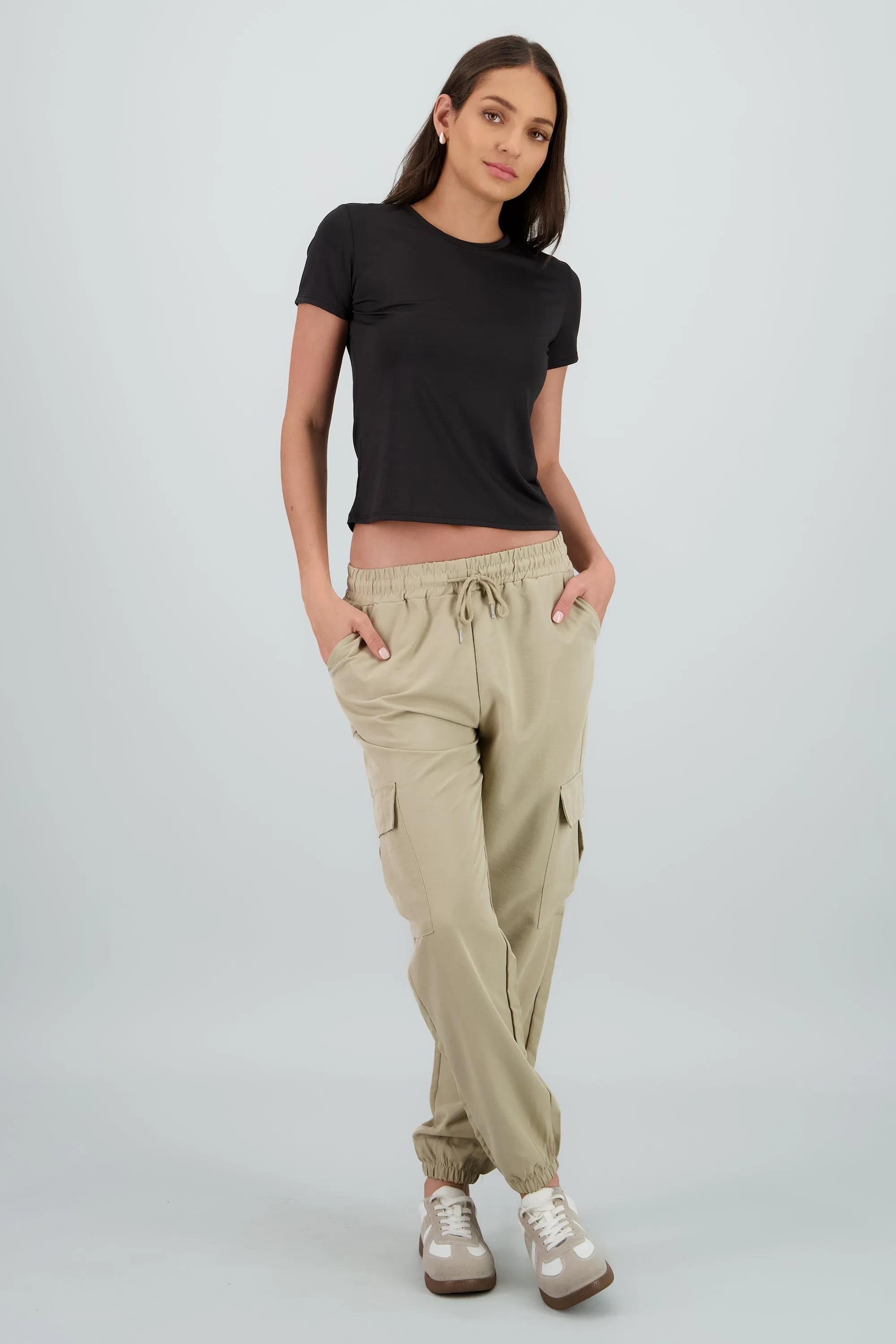 Cargo jogger liso sold by Shasa