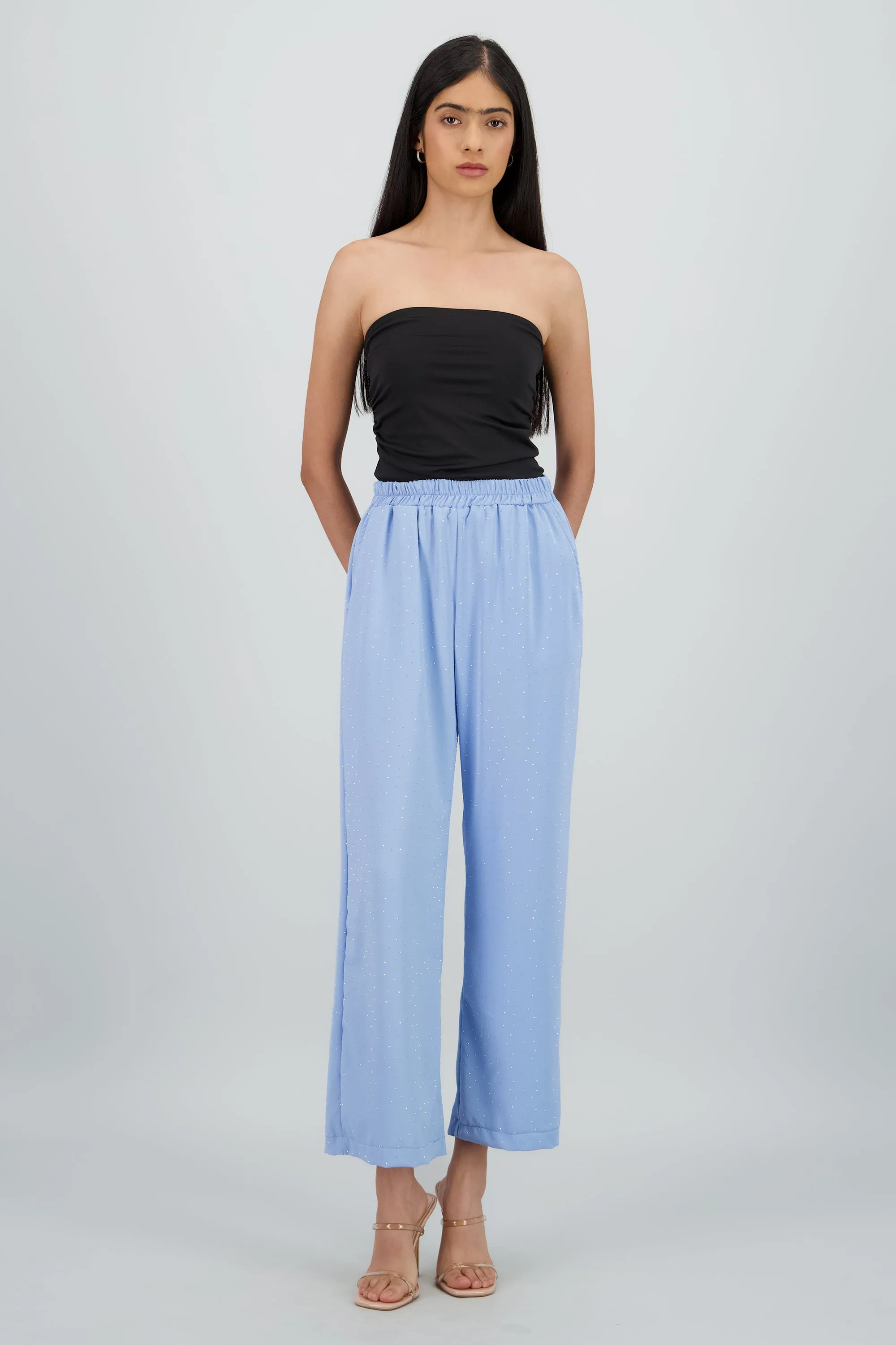 Pantalon amplio brillos sold by Shasa