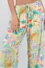 Pantalon amplio estampado sold by Shasa