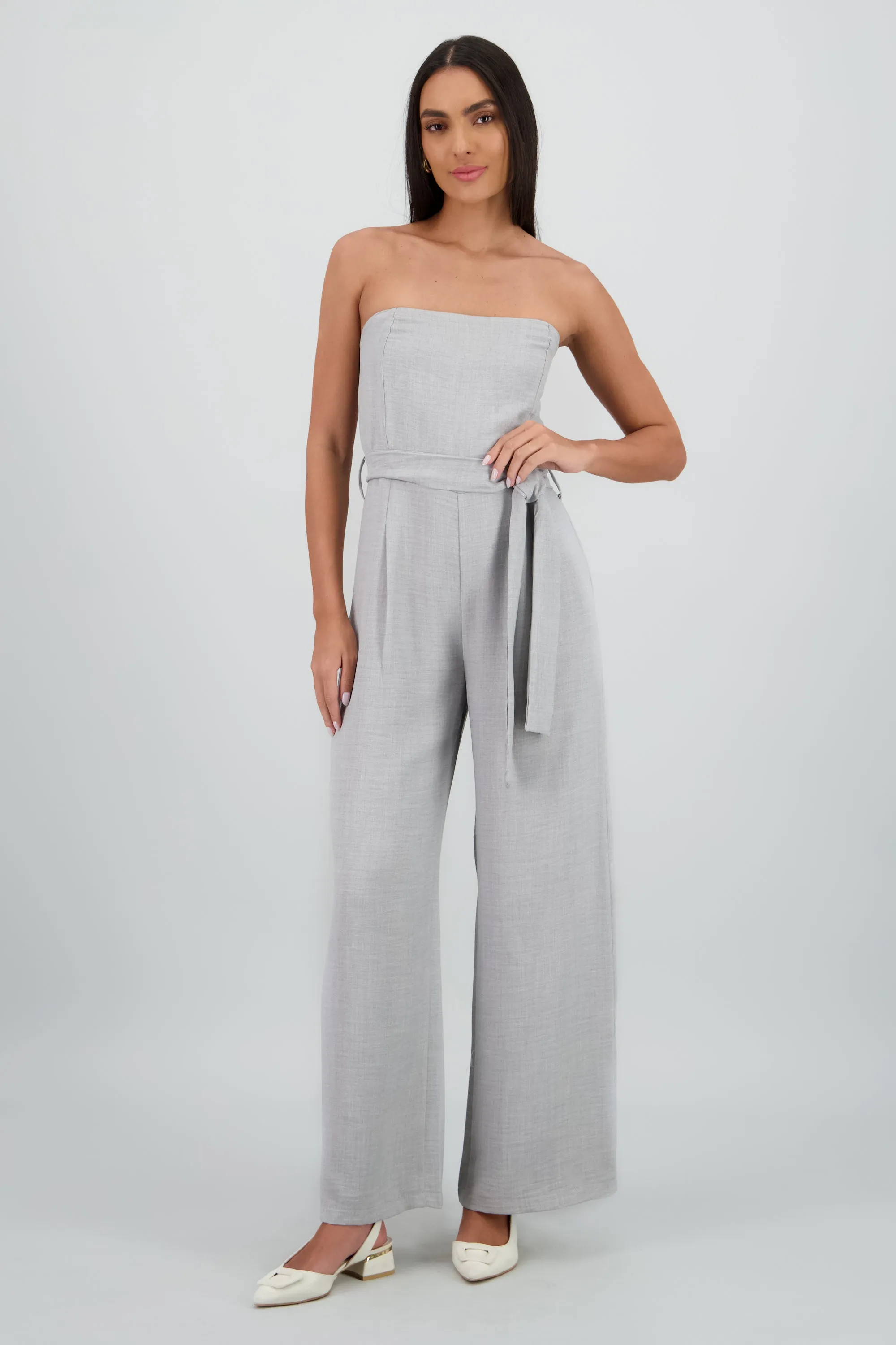 Jumpsuit strapples ligero detalle lazo sold by Shasa