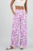 Pantalon wide leg satin estampado flores sold by Shasa