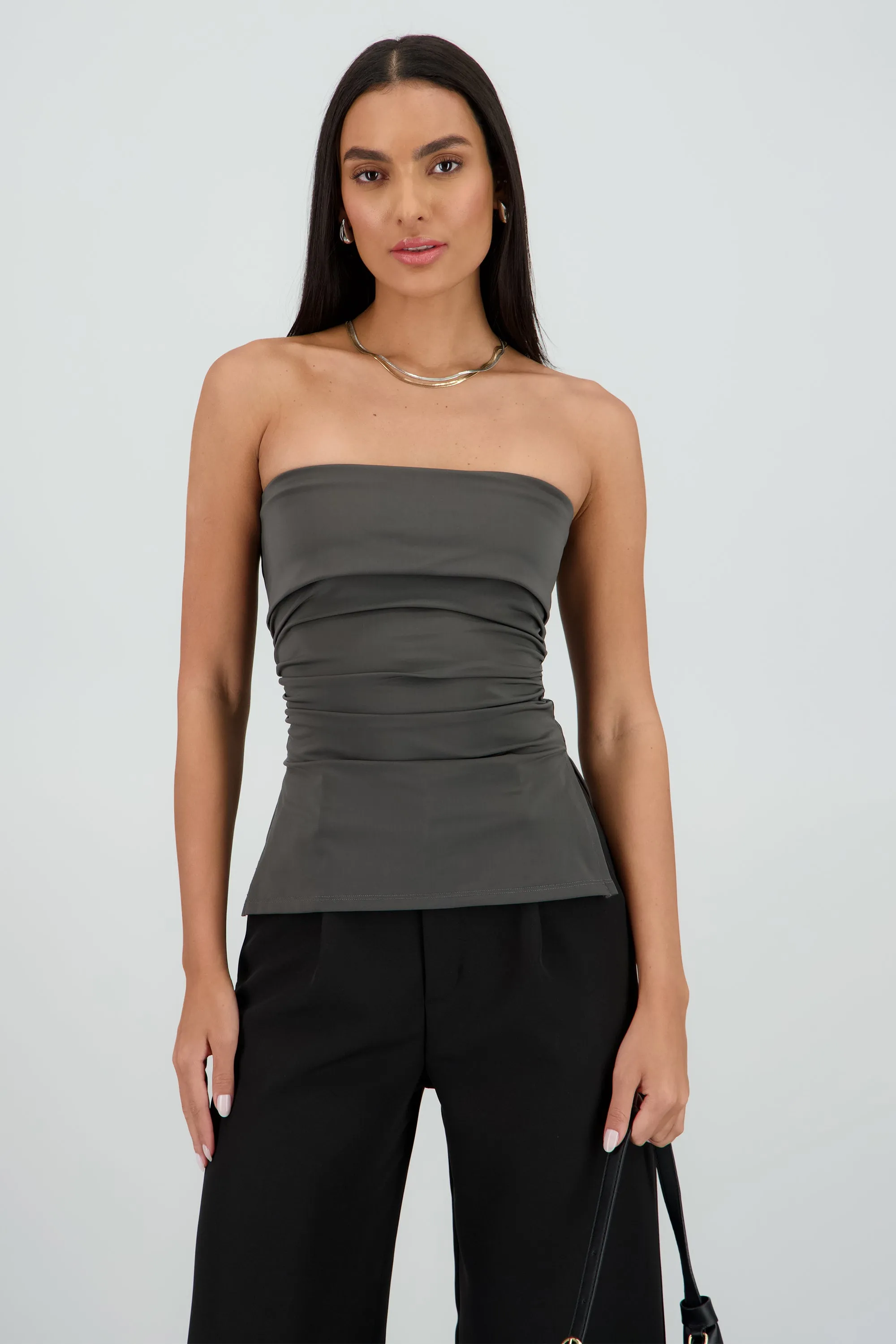 Top tubo con dobles escote sold by Shasa