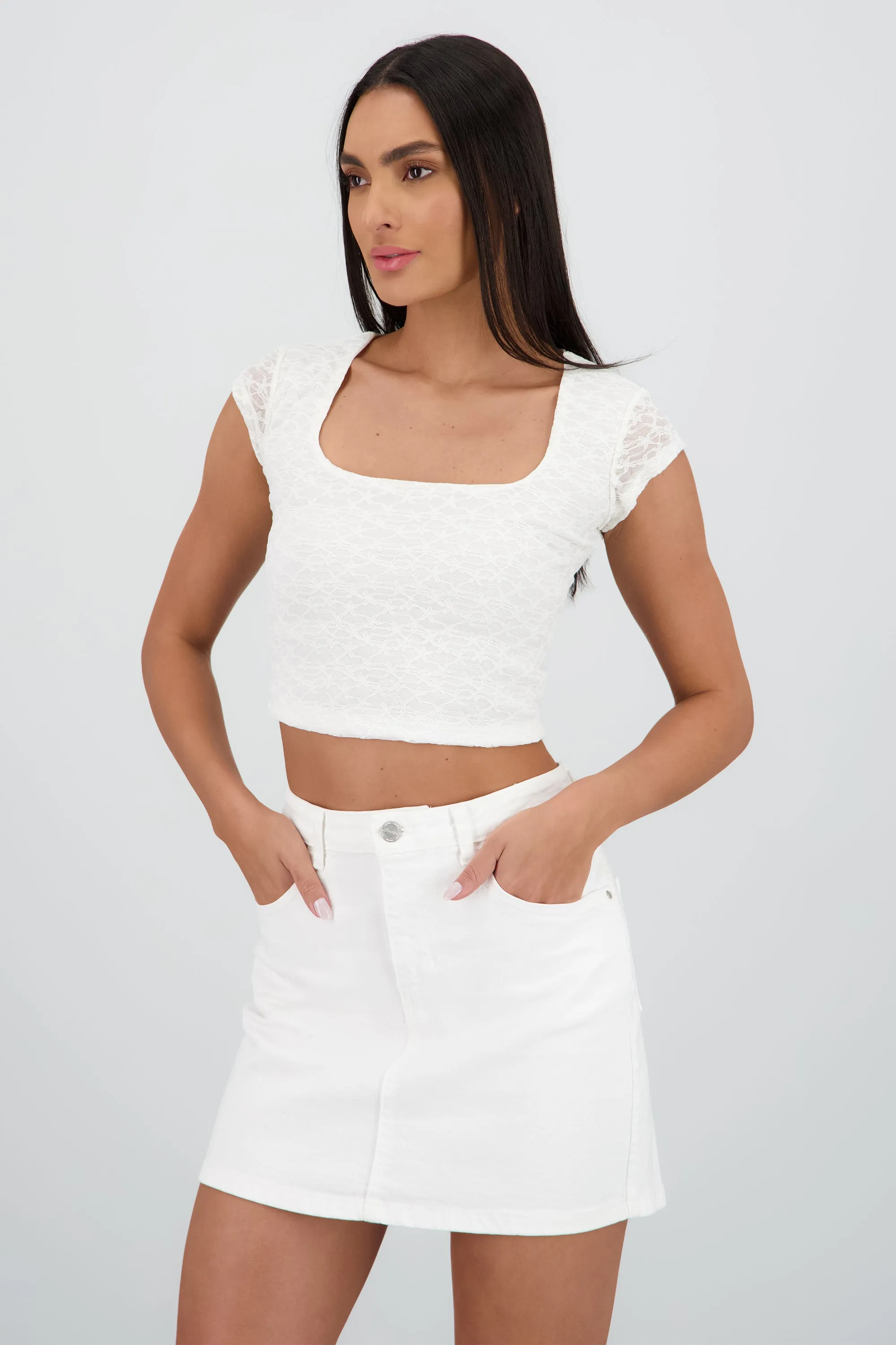 Top manga corta cuello cuadrado encaje sold by Shasa product image thumbnail 3