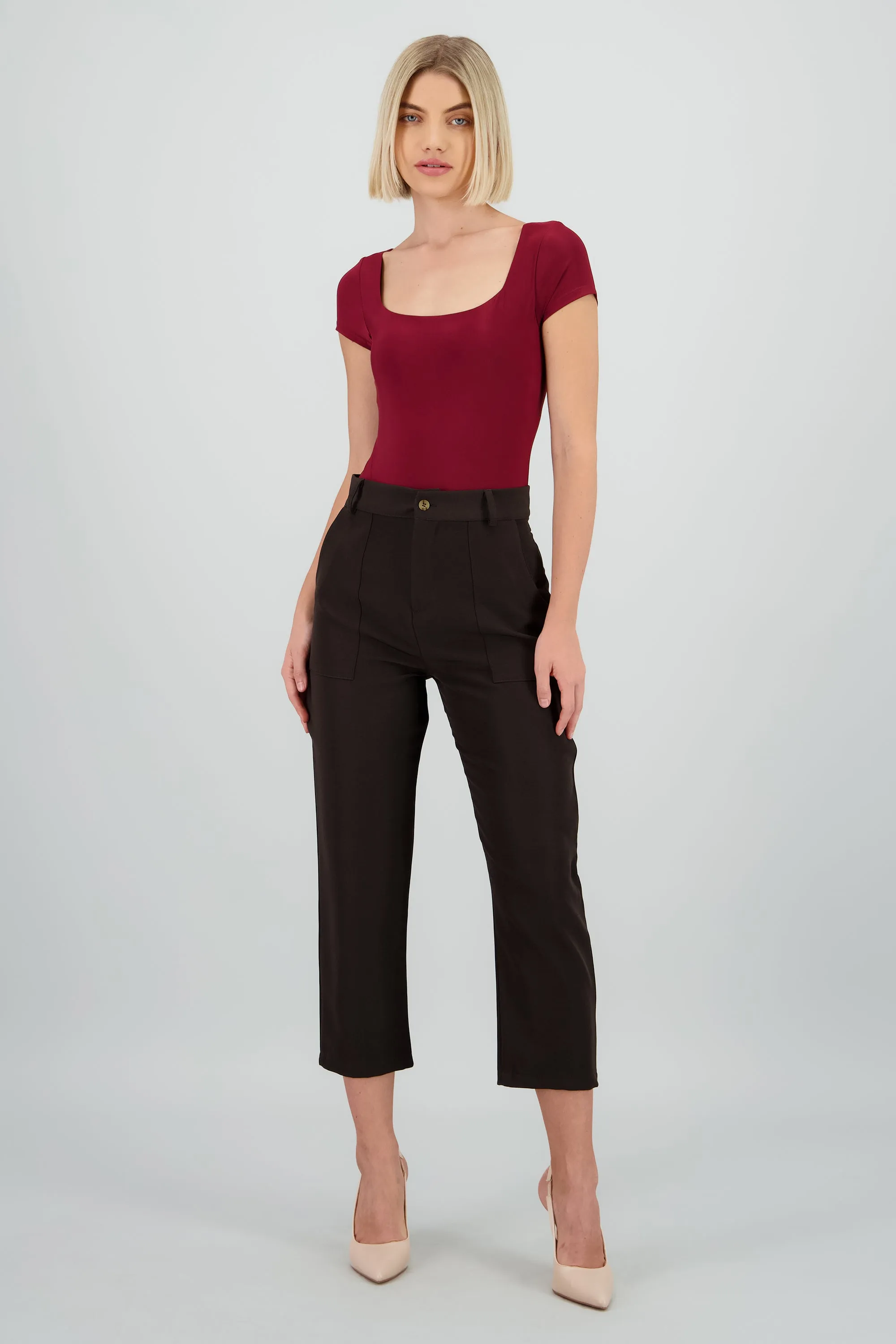 Pantalón Cintura Alta Capri Bolsas sold by Shasa