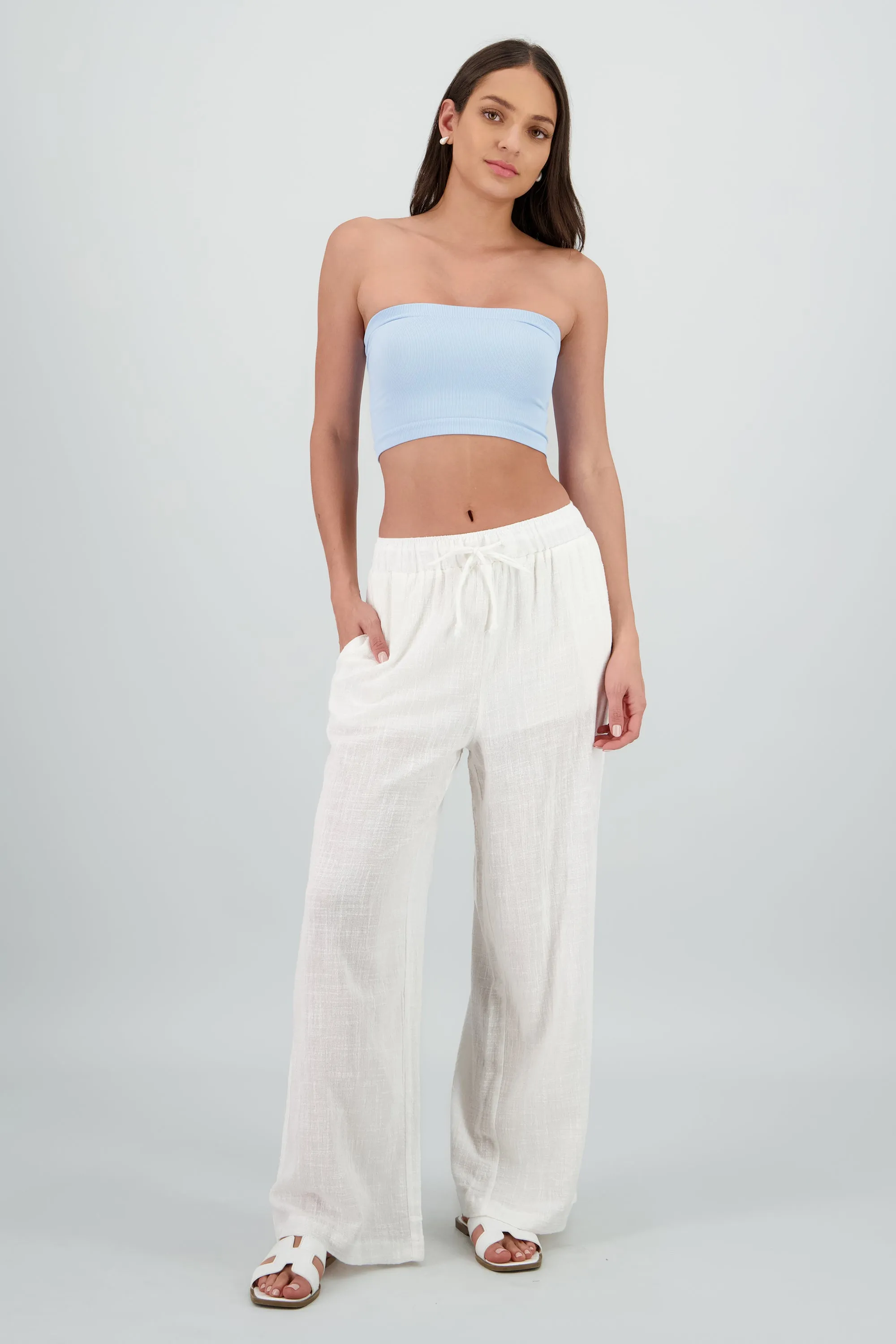 Pantalon fluido amplio sold by Shasa