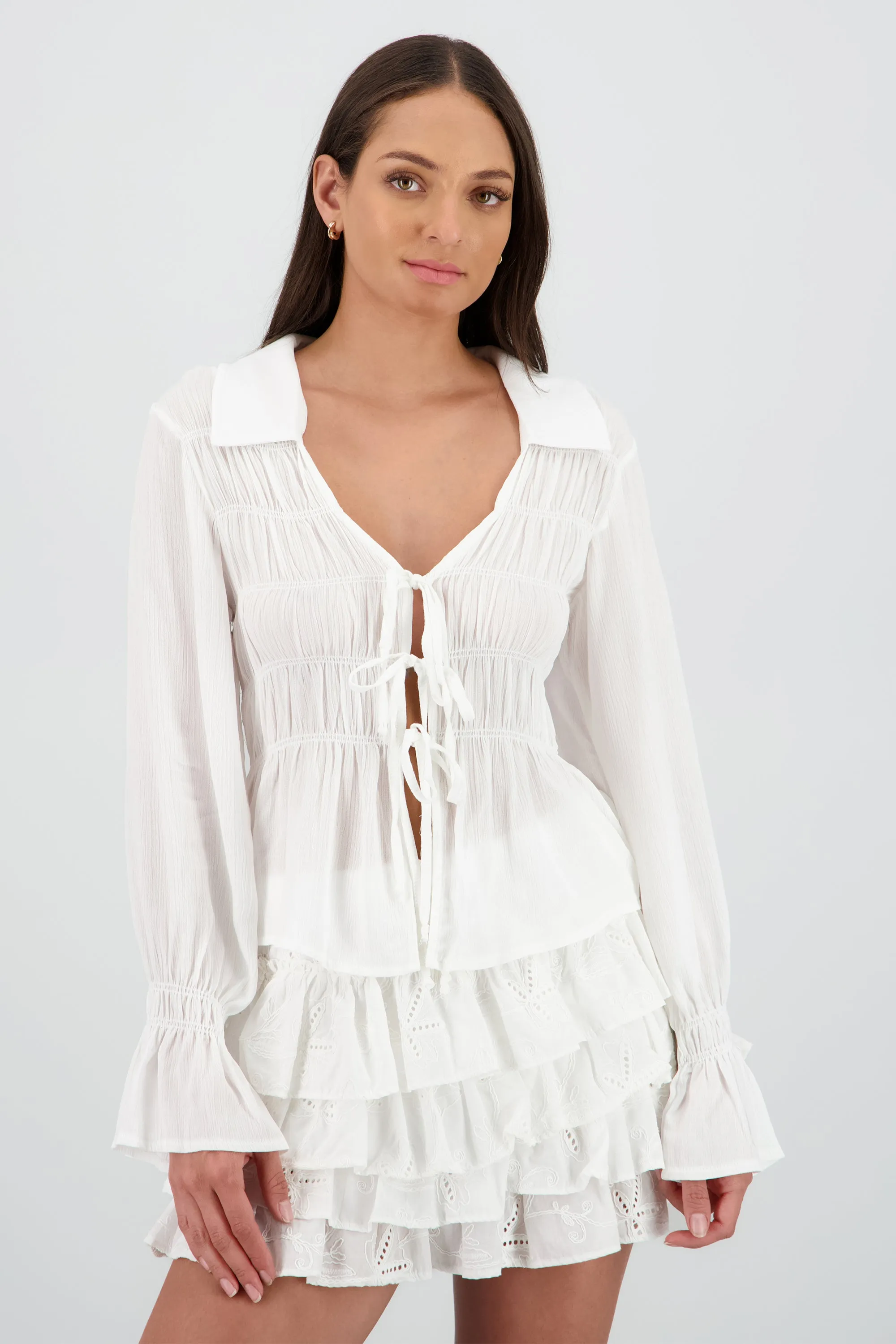 Blusa manga larga amarre smock ligera sold by Shasa