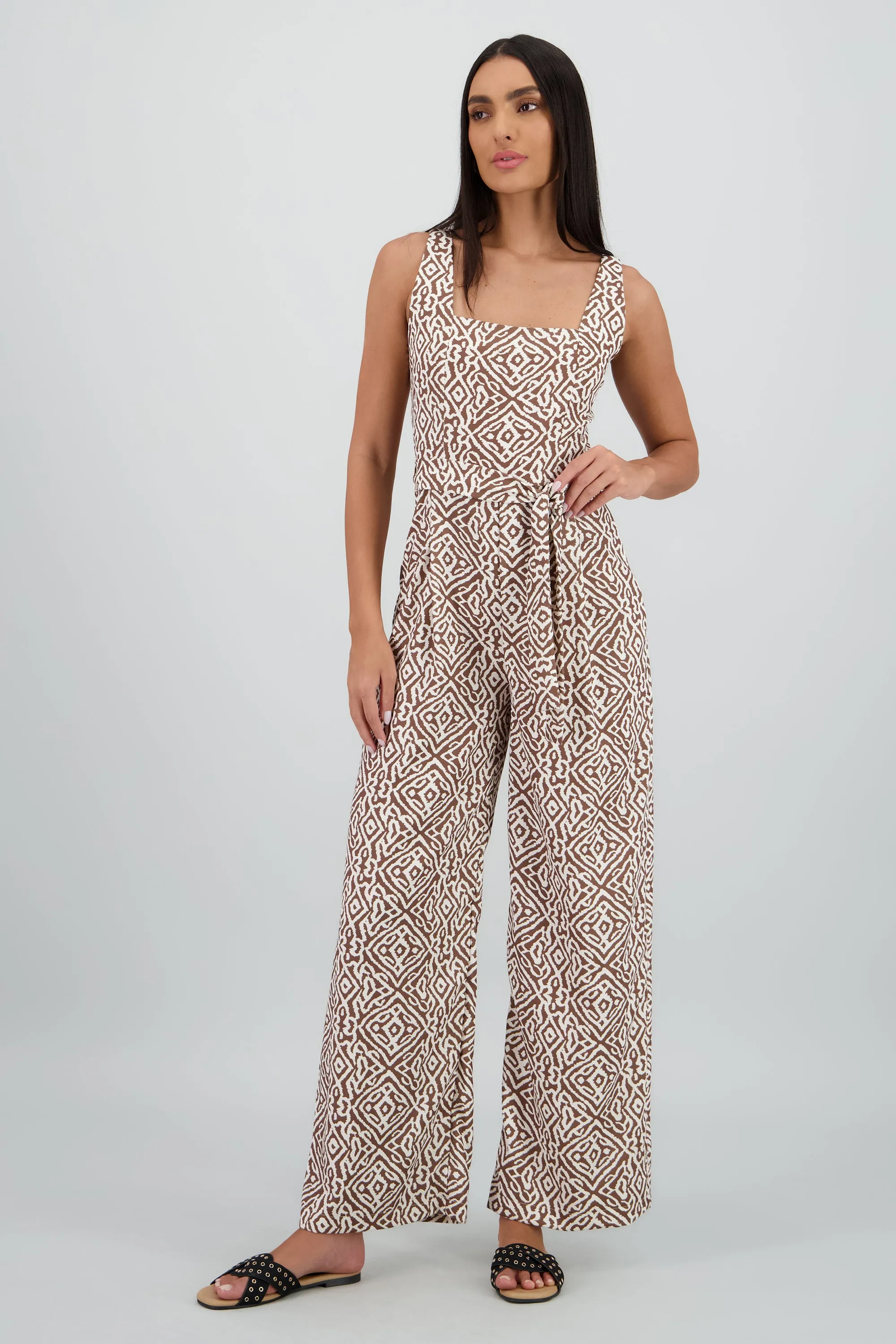 Jumpsuit tirantes gruesos escote cuadrado sold by Shasa