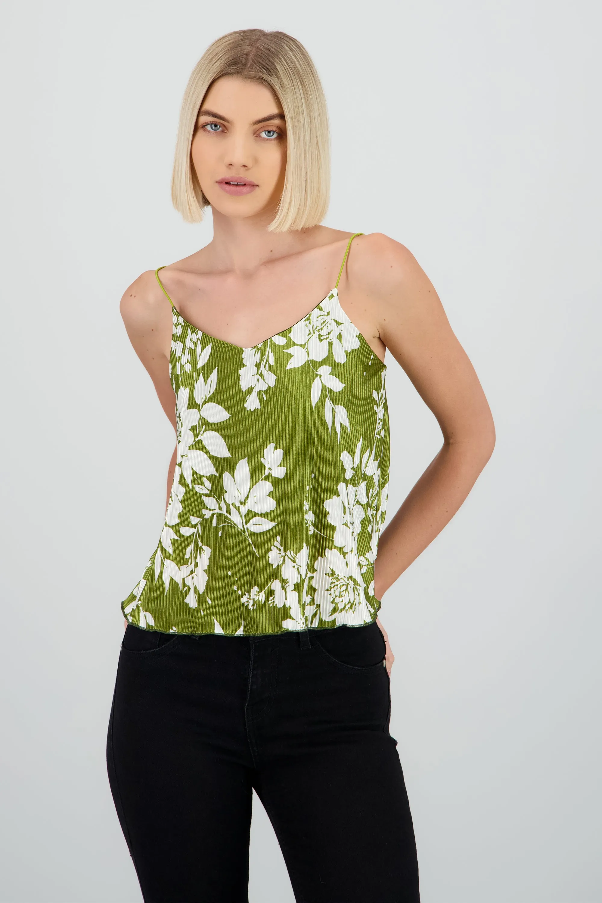 Blusa tirantes detalle plisado sold by Shasa