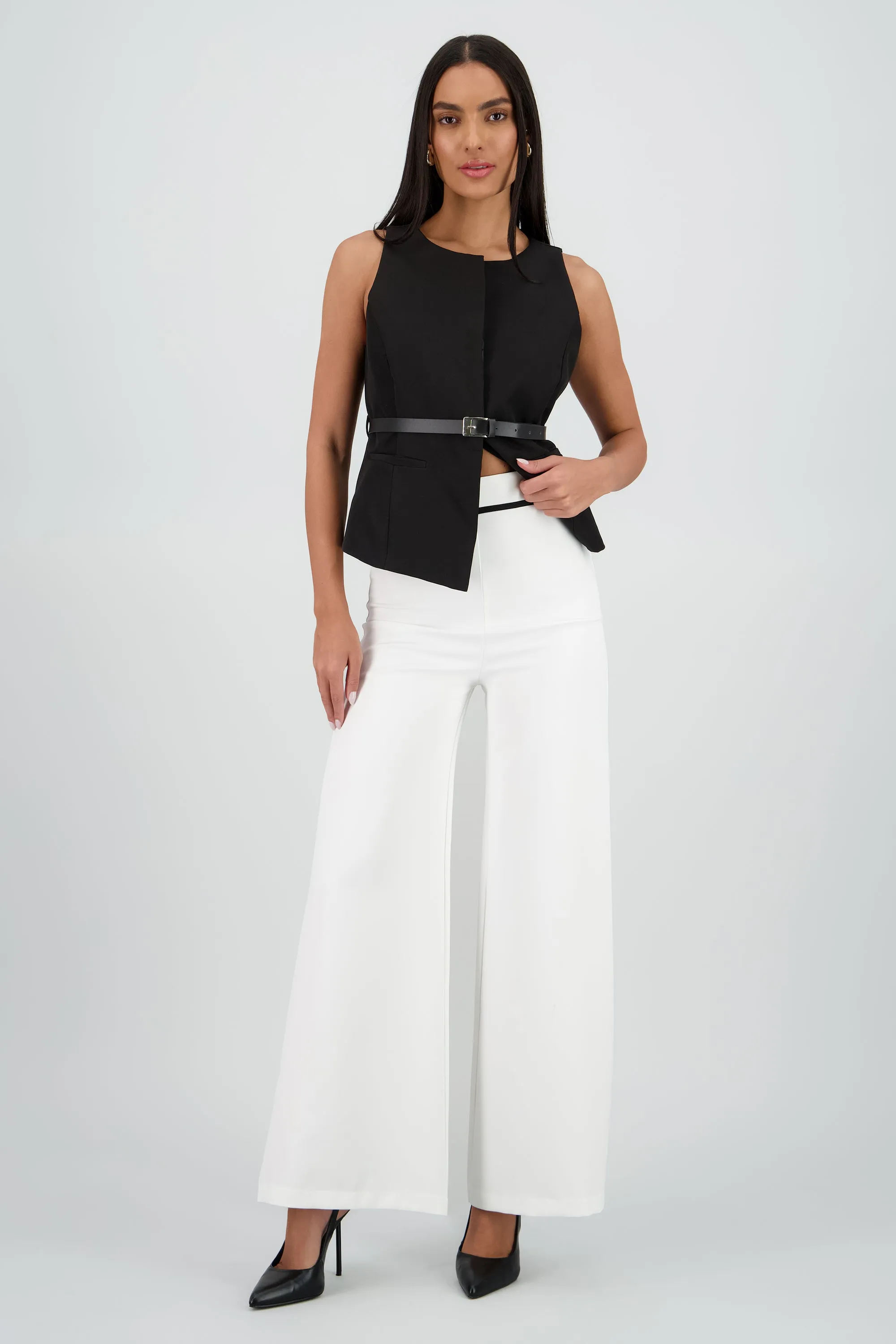 Pantalon liso contraste sold by Shasa